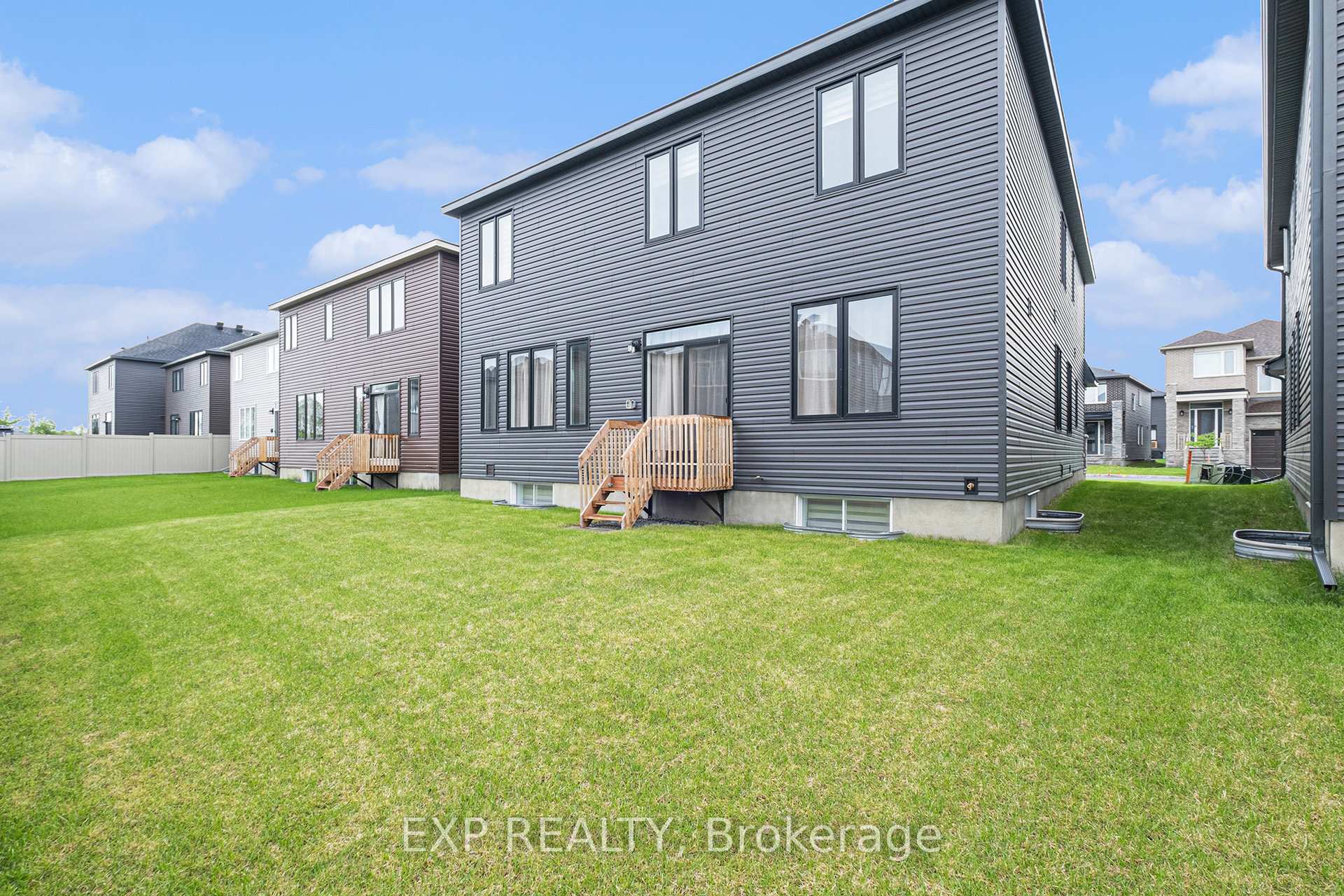 Photo 33 of 528 Anchor Circle, Ottawa, Mahogany Community — HOMEH