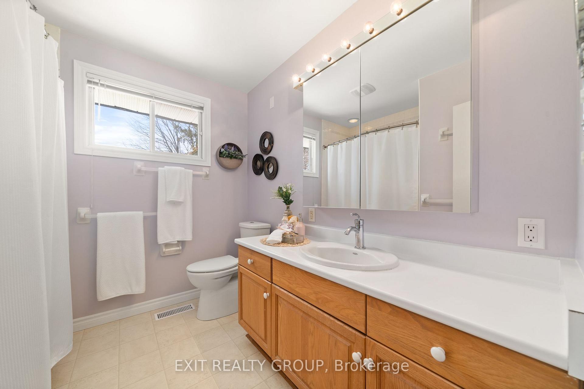 Photo 19 of 41 Edgehill Road, Belleville, Belleville Ward — HOMEH