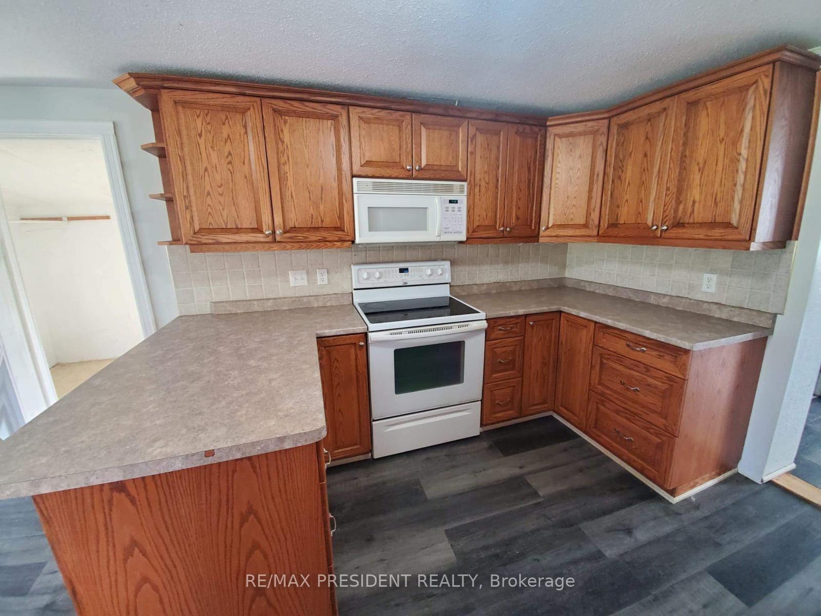 Photo 4 of 16029 Airport Road, Caledon, Caledon East — HOMEH
