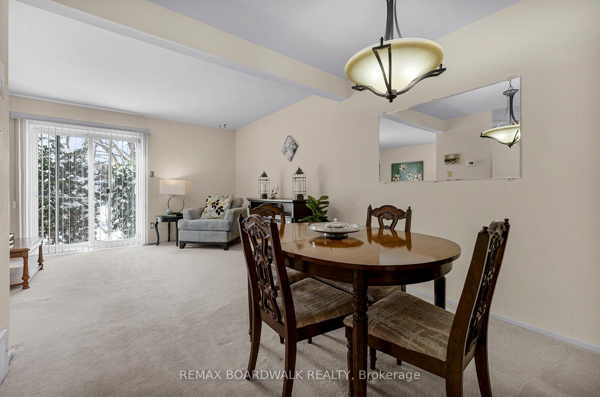 Photo 6 of 402 Sandhamn Private, Ottawa, Hunt Club Park/Greenboro — HOMEH