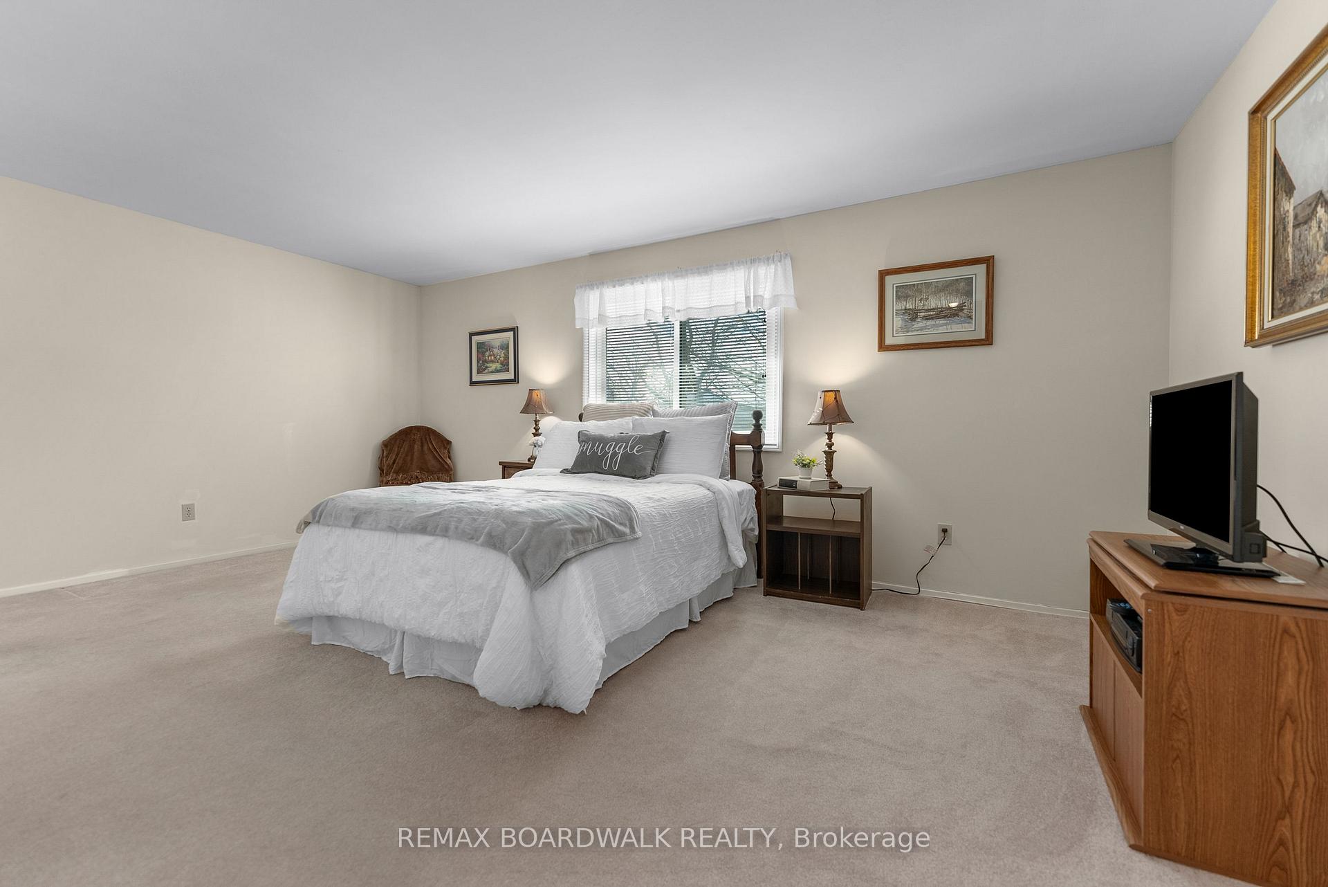 Photo 26 of 402 Sandhamn Private, Ottawa, Hunt Club Park/Greenboro — HOMEH