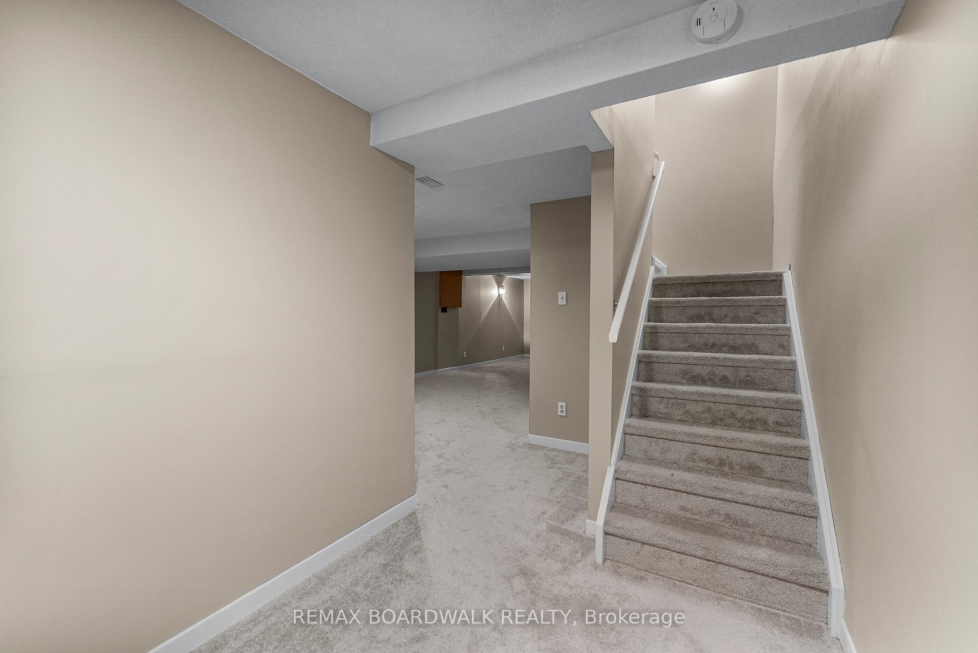 Photo 20 of 402 Sandhamn Private, Ottawa, Hunt Club Park/Greenboro — HOMEH