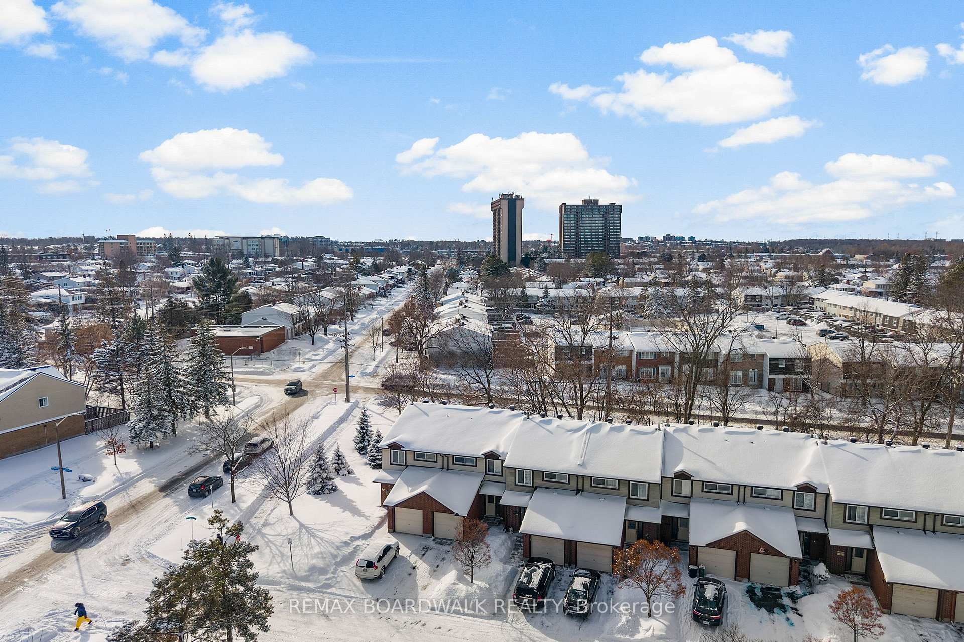Photo 14 of 402 Sandhamn Private, Ottawa, Hunt Club Park/Greenboro — HOMEH
