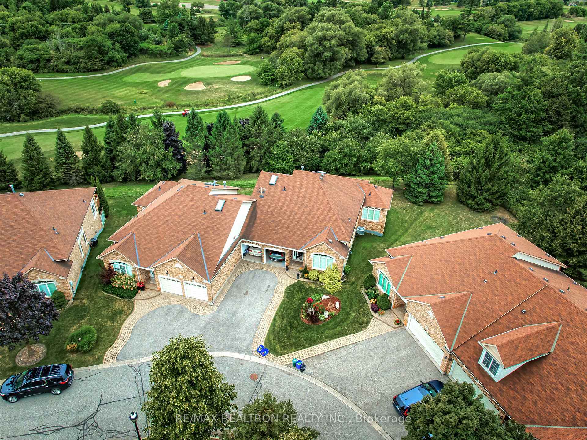 Photo 2 of 418 Morley Cook Crescent, Newmarket, Stonehaven-Wyndham — HOMEH