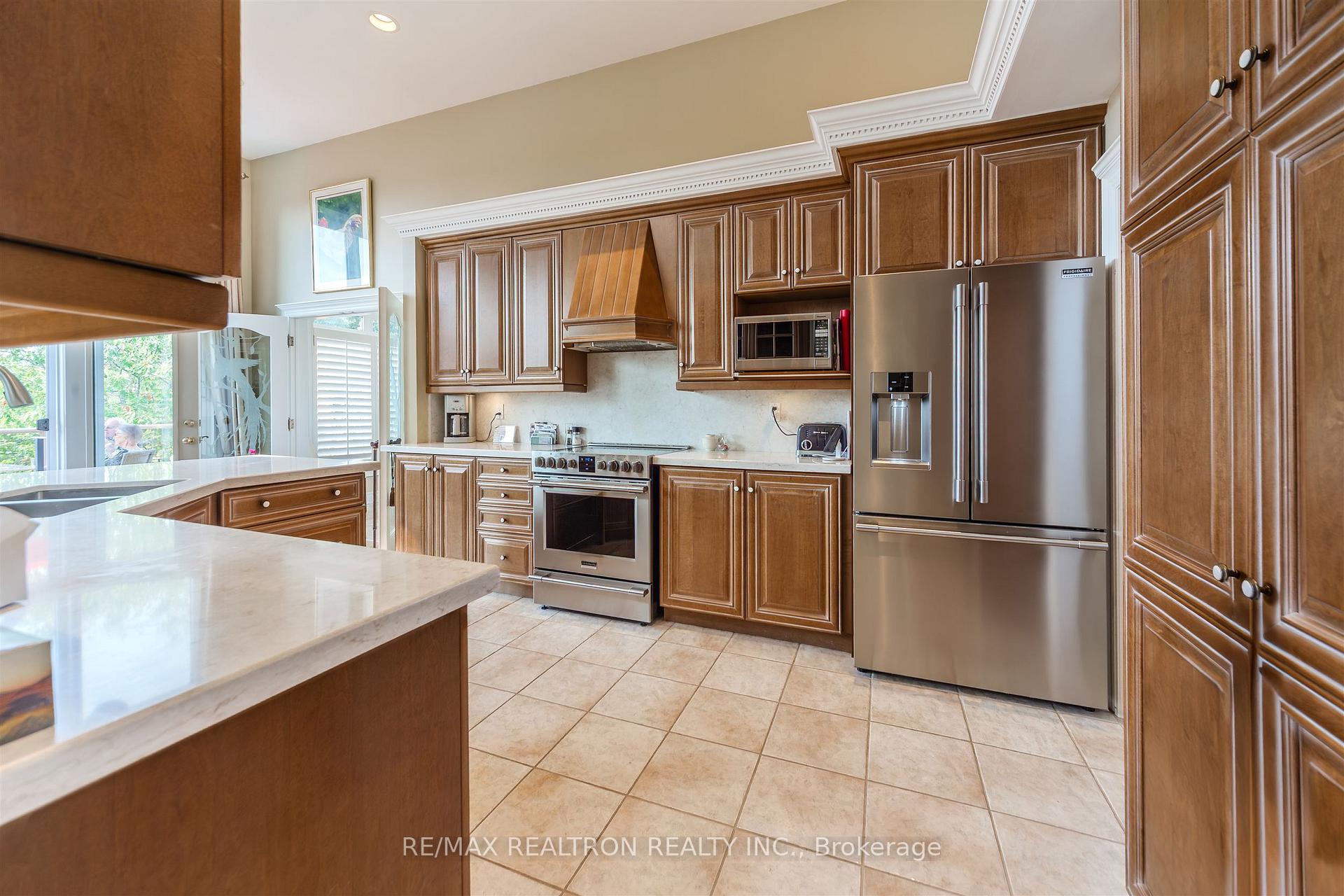 Photo 8 of 418 Morley Cook Crescent, Newmarket, Stonehaven-Wyndham — HOMEH