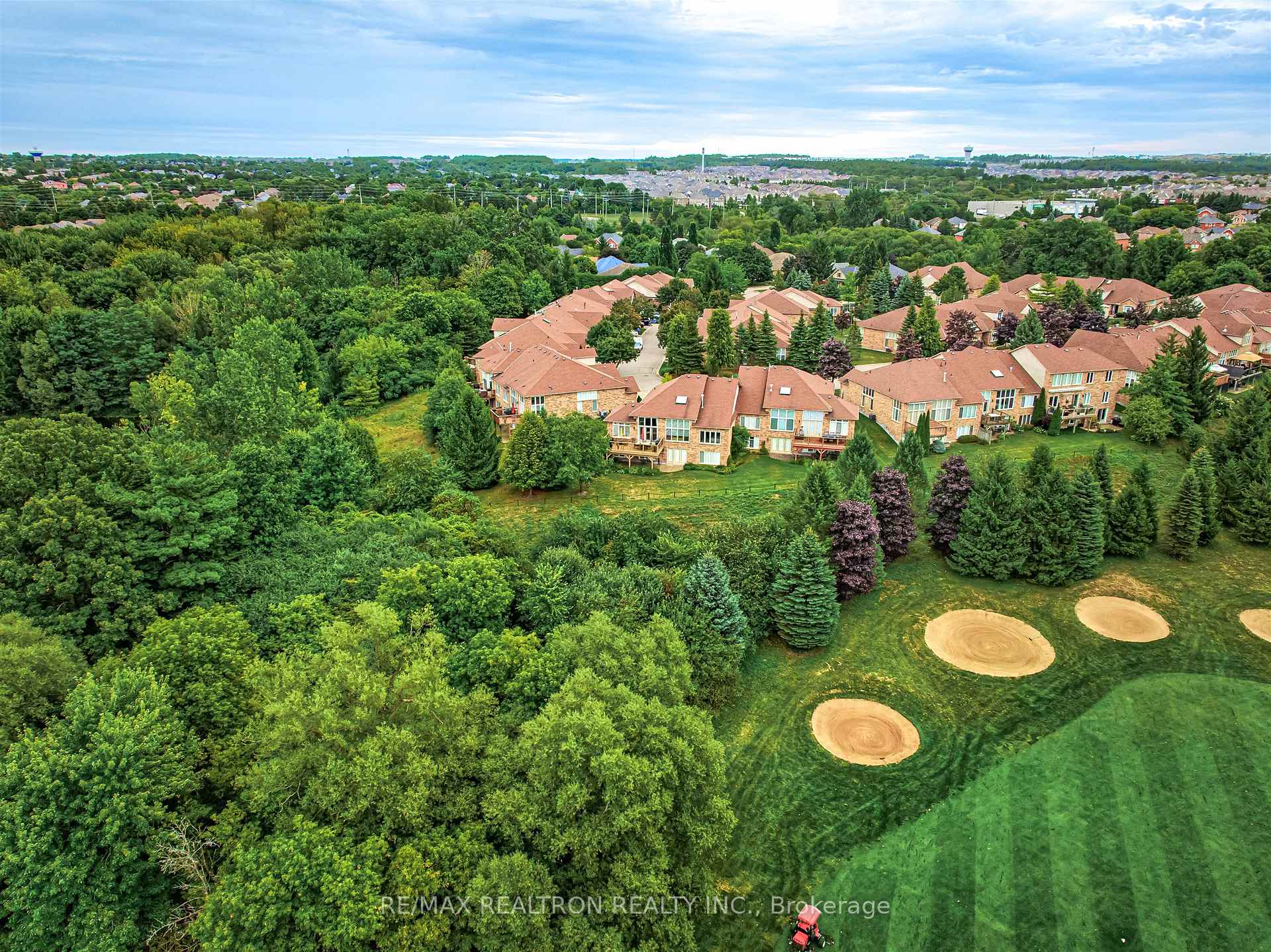 Photo 32 of 418 Morley Cook Crescent, Newmarket, Stonehaven-Wyndham — HOMEH