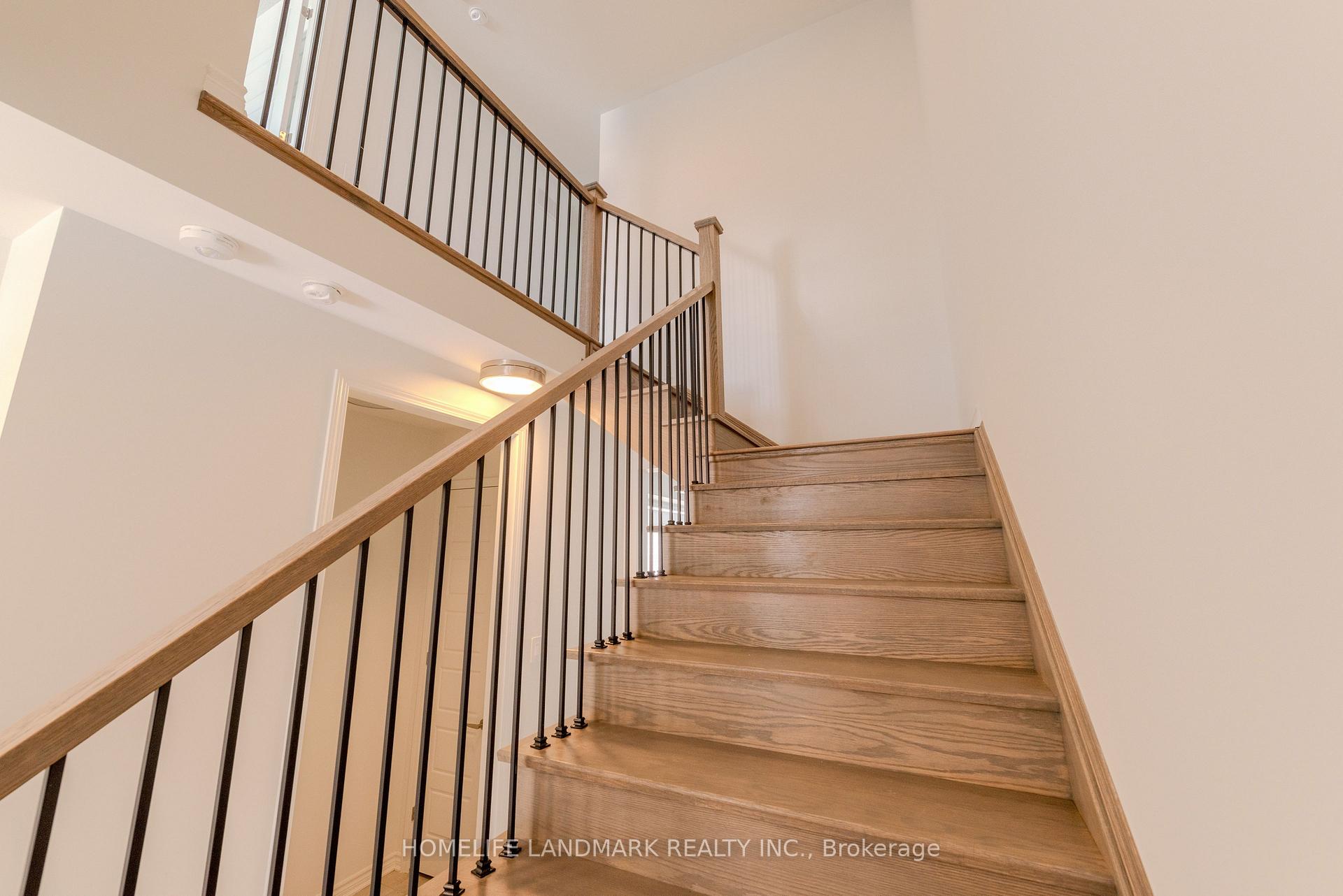 Photo 6 of 7 Moss Drive, Markham, Rural Markham — HOMEH