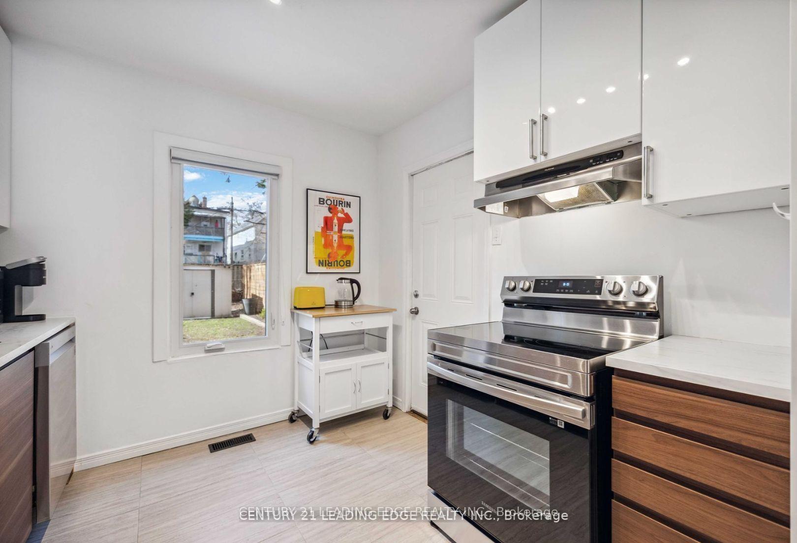 Photo 22 of Unit A, 360 Coxwell Avenue, Toronto, Greenwood-Coxwell — HOMEH