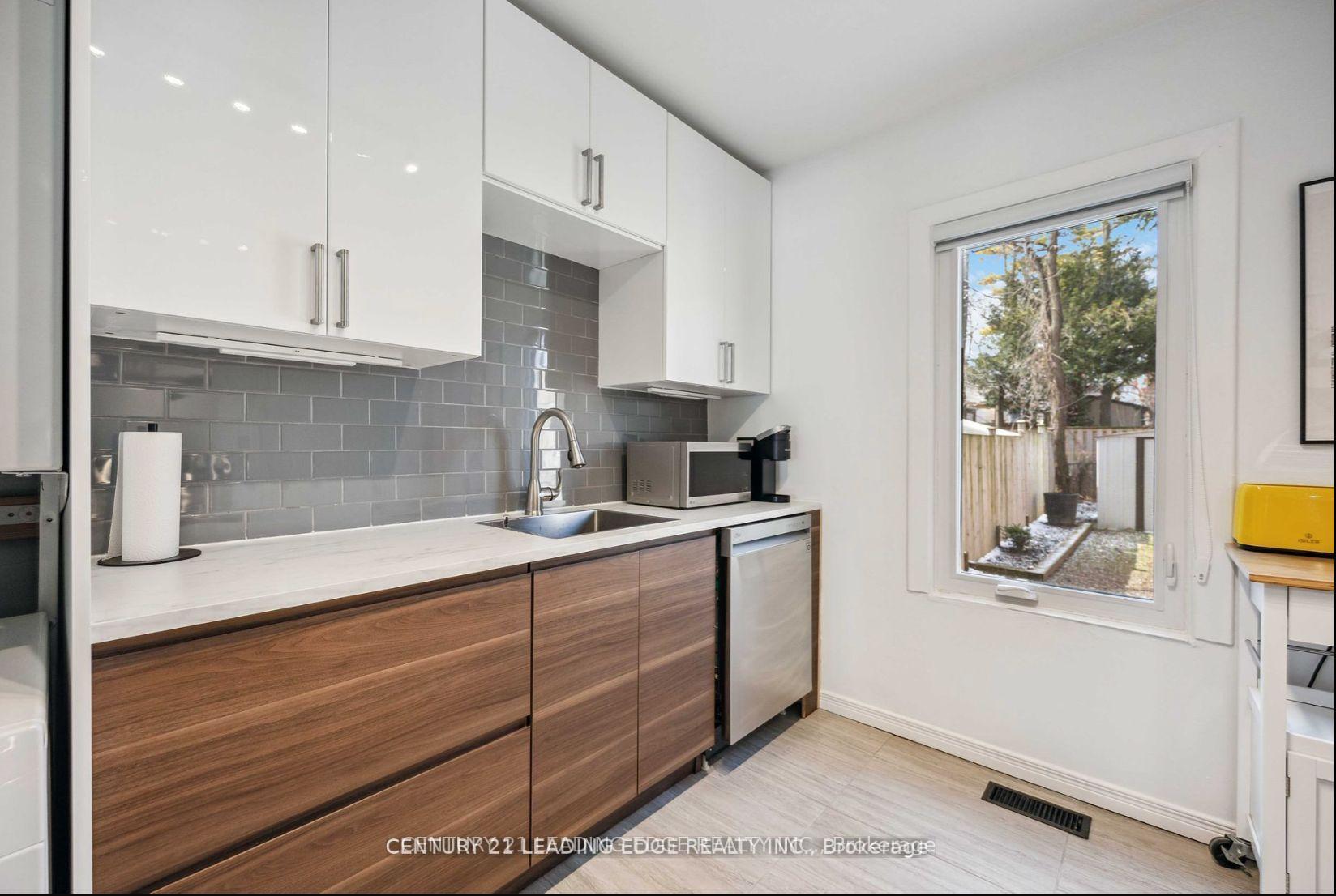 Photo 21 of Unit A, 360 Coxwell Avenue, Toronto, Greenwood-Coxwell — HOMEH