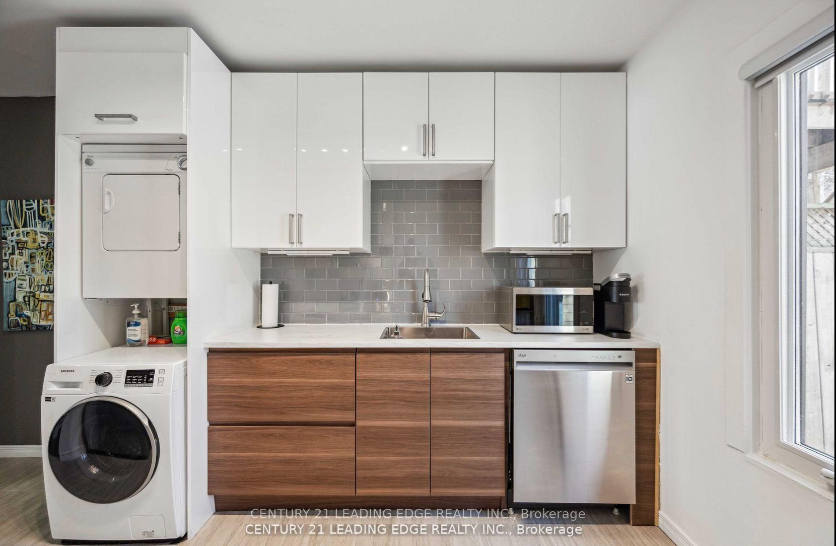 Photo 9 of Unit A, 360 Coxwell Avenue, Toronto, Greenwood-Coxwell — HOMEH