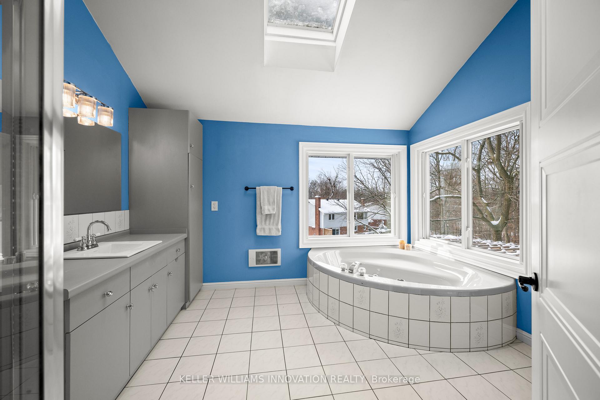 Photo 37 of 339 Glenridge Drive, Waterloo — HOMEH