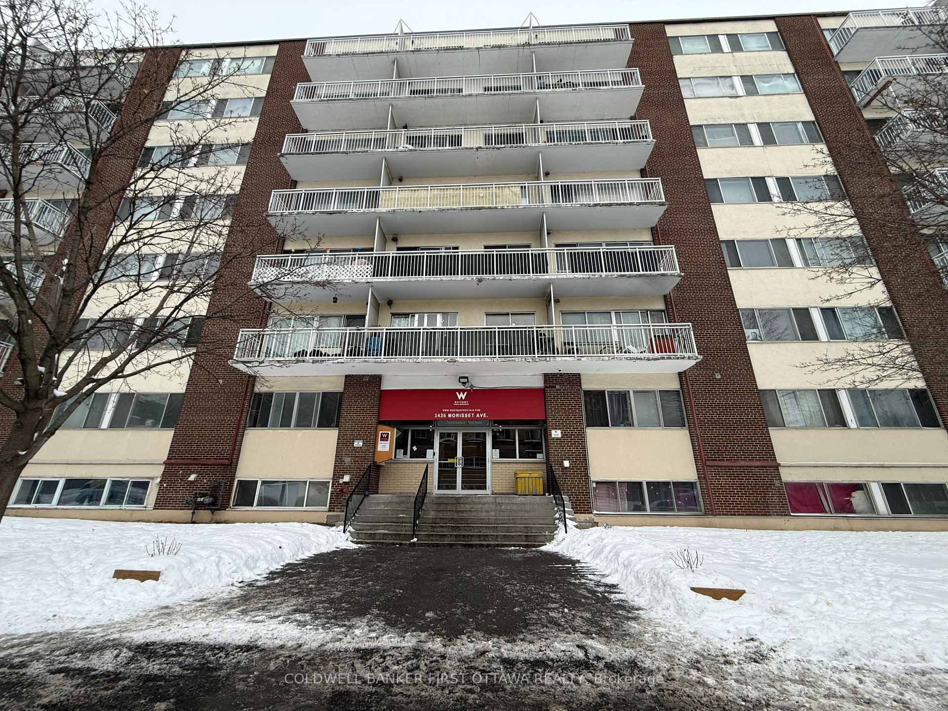 Front of Unit 605, 1435 Morisset Avenue