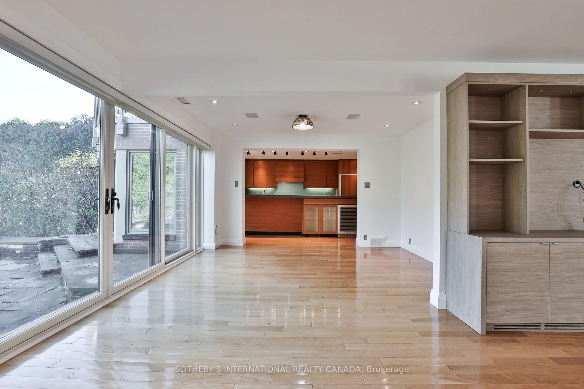 Photo 3 of 46 Sandringham Drive, Toronto, Bedford Park-Nortown — HOMEH