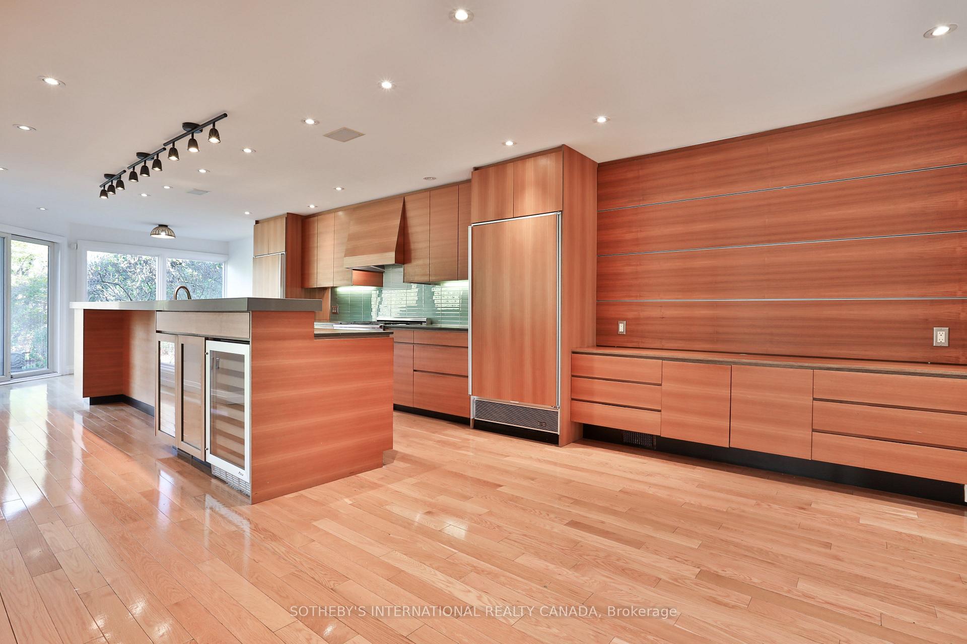 Photo 10 of 46 Sandringham Drive, Toronto, Bedford Park-Nortown — HOMEH