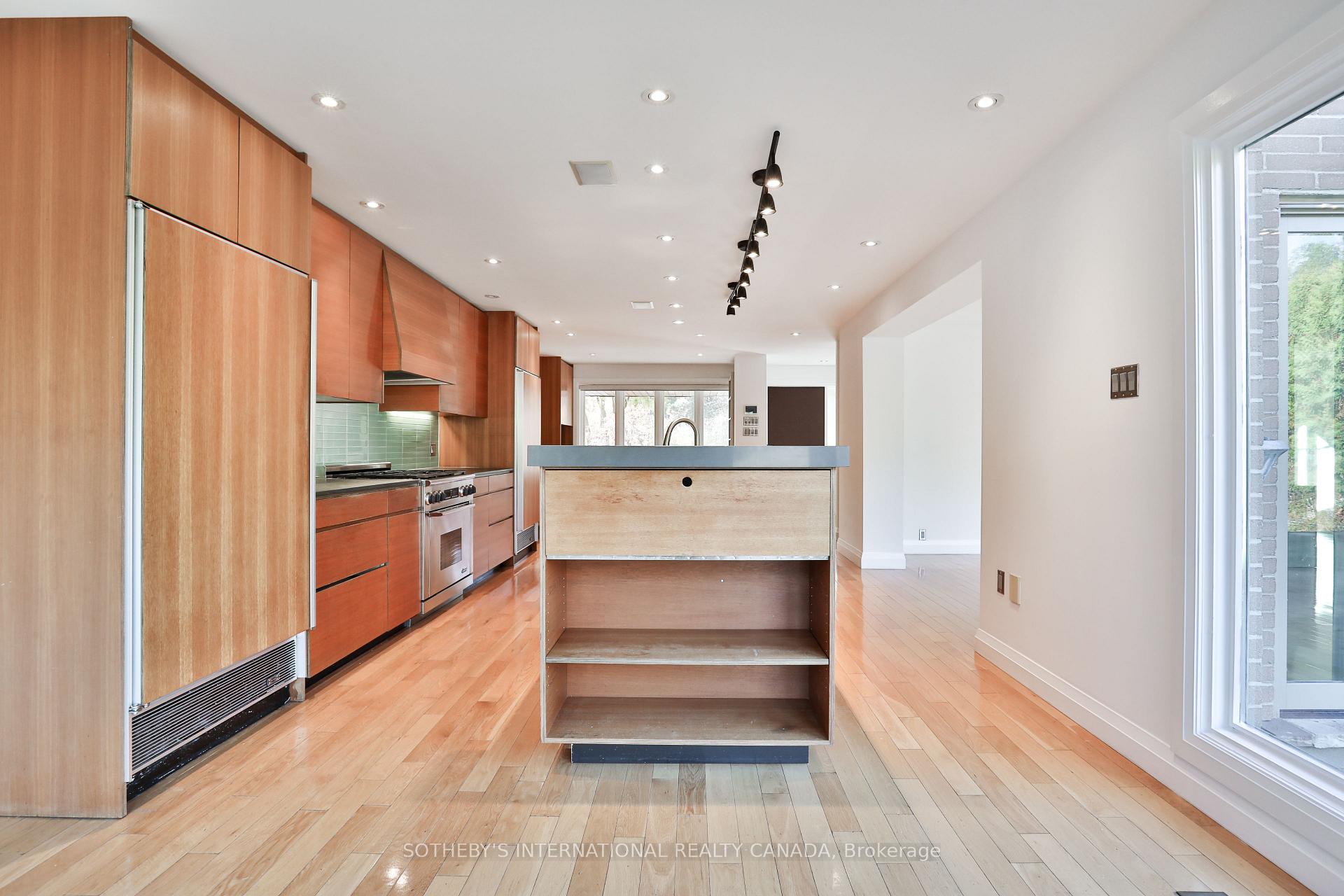 Photo 12 of 46 Sandringham Drive, Toronto, Bedford Park-Nortown — HOMEH