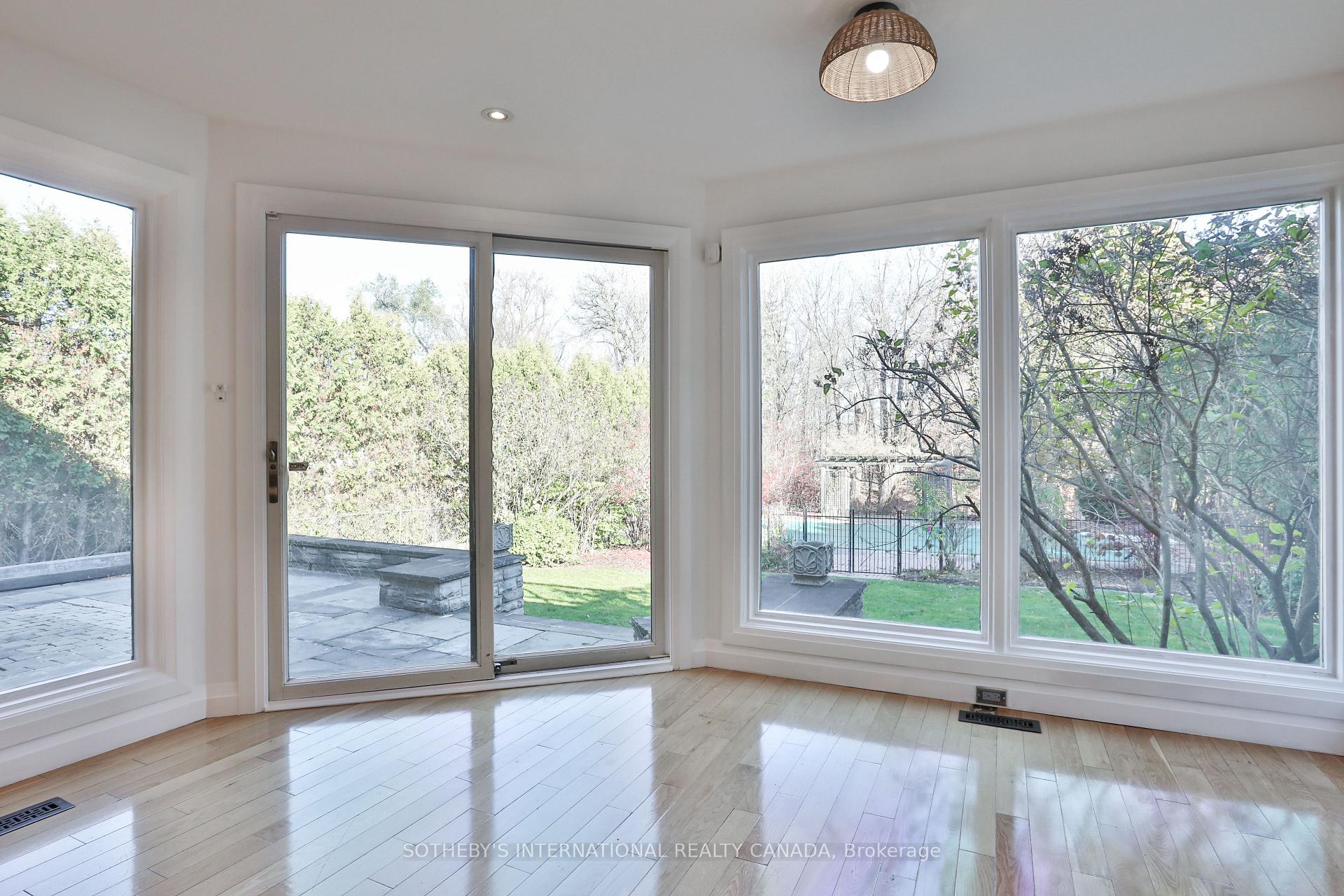 Photo 11 of 46 Sandringham Drive, Toronto, Bedford Park-Nortown — HOMEH