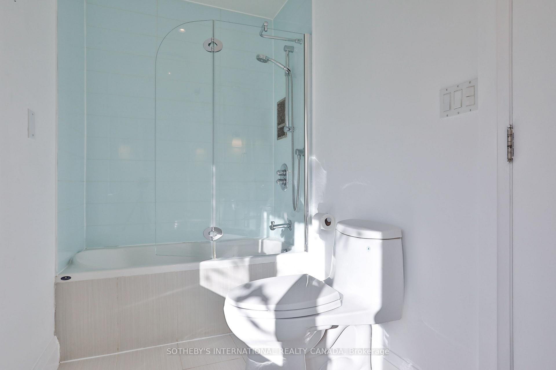 Photo 21 of 46 Sandringham Drive, Toronto, Bedford Park-Nortown — HOMEH