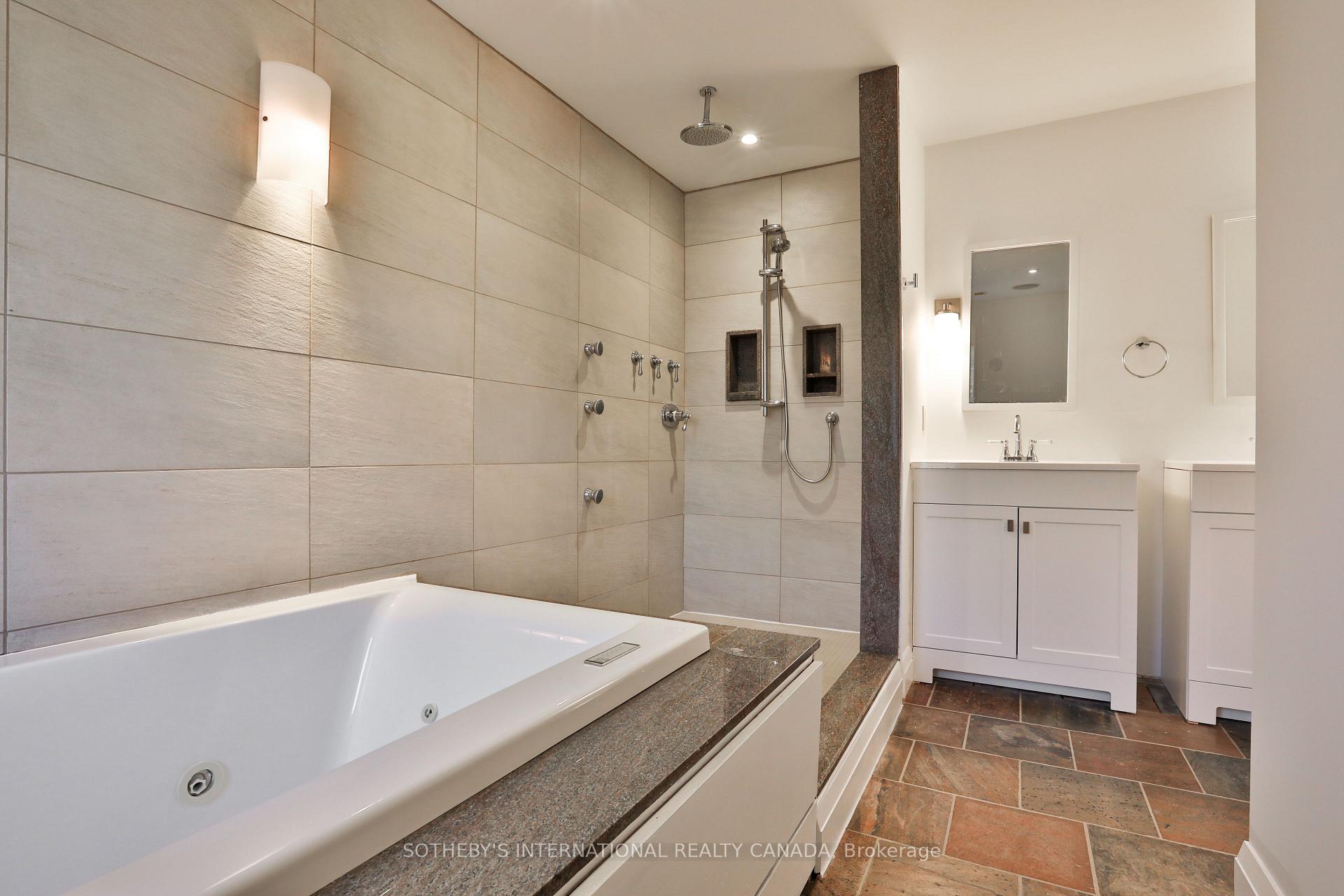 Photo 27 of 46 Sandringham Drive, Toronto, Bedford Park-Nortown — HOMEH