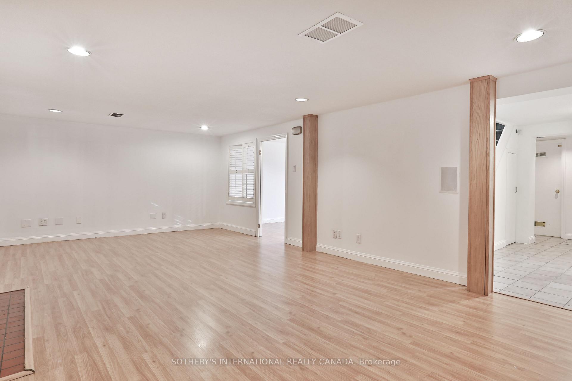 Photo 19 of 46 Sandringham Drive, Toronto, Bedford Park-Nortown — HOMEH
