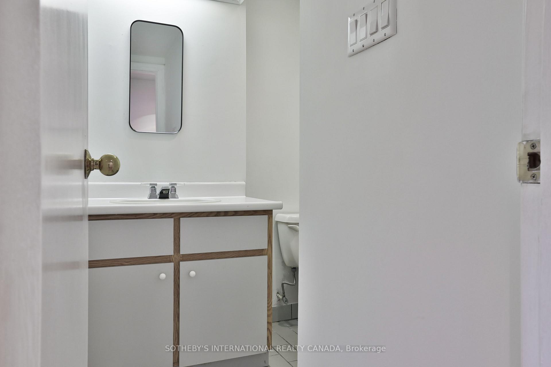 Photo 28 of 46 Sandringham Drive, Toronto, Bedford Park-Nortown — HOMEH