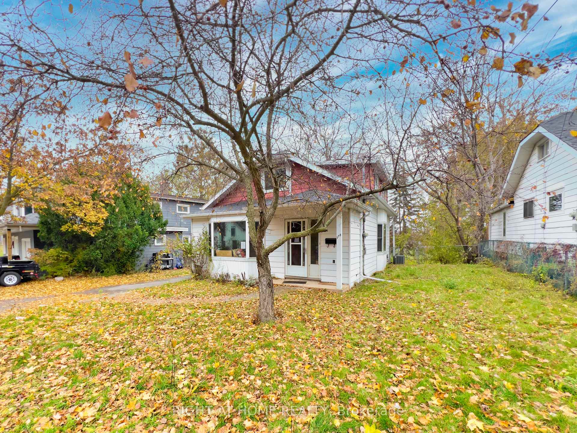 Photo 1 of 178 Main Street W, Grimsby, Grimsby West — HOMEH