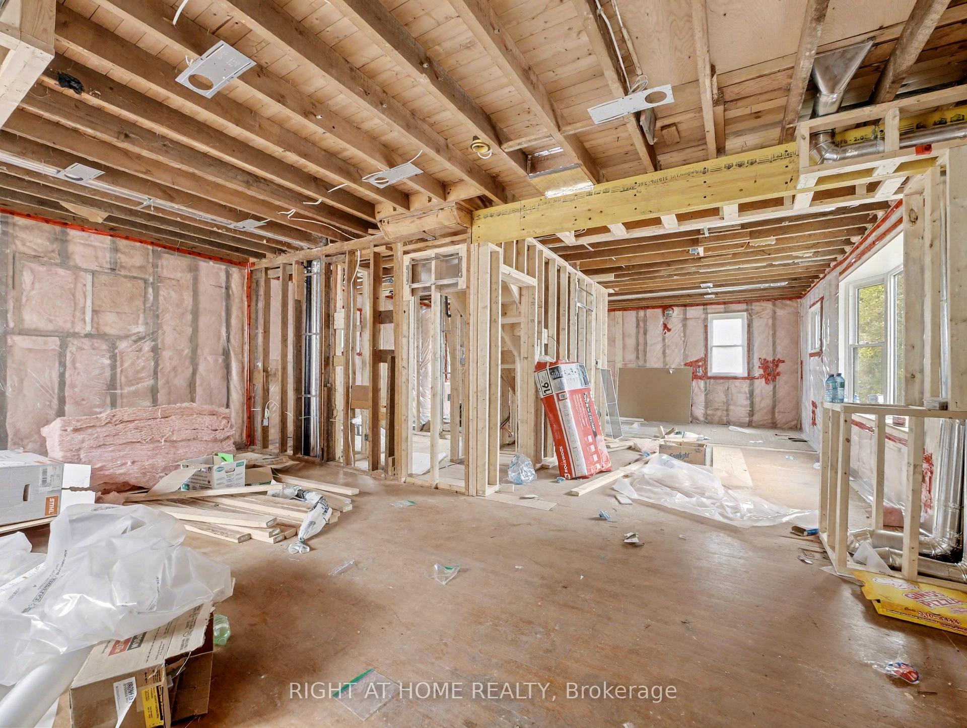 Photo 3 of 178 Main Street W, Grimsby, Grimsby West — HOMEH
