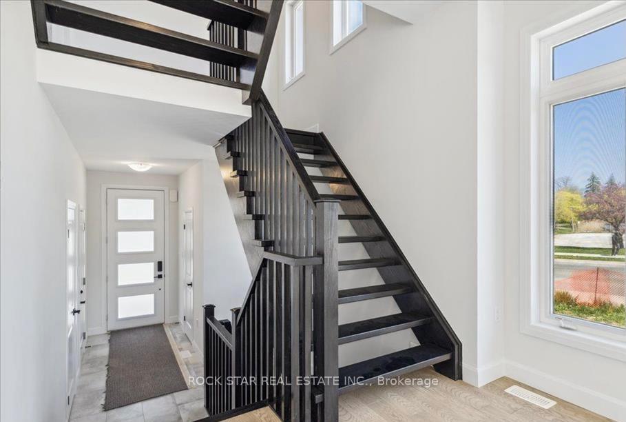 Photo 14 of 3 Southam Lane, Hamilton, Mountview — HOMEH