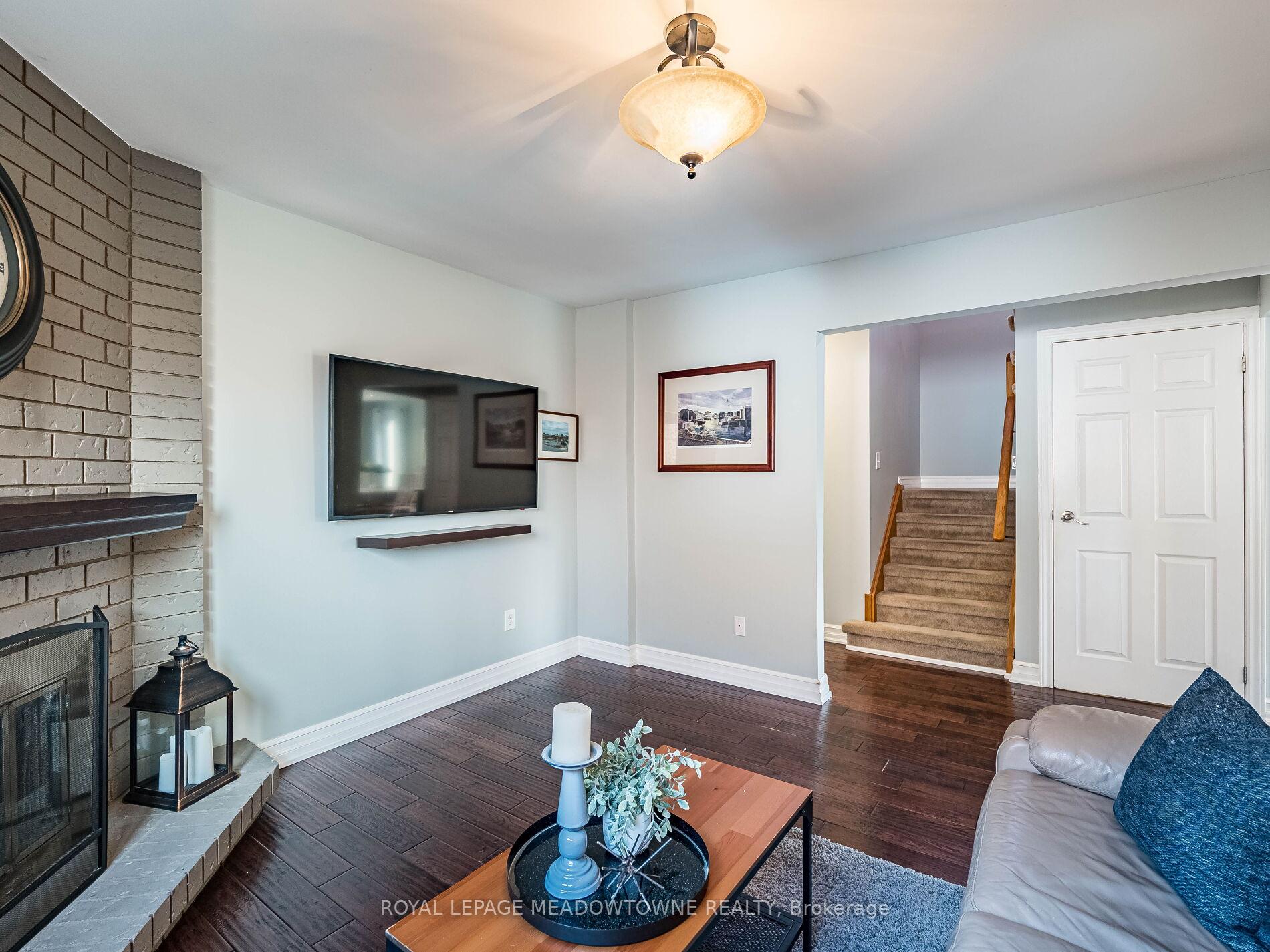 Photo 7 of 117 Fairglen Avenue, Brampton, Brampton West — HOMEH
