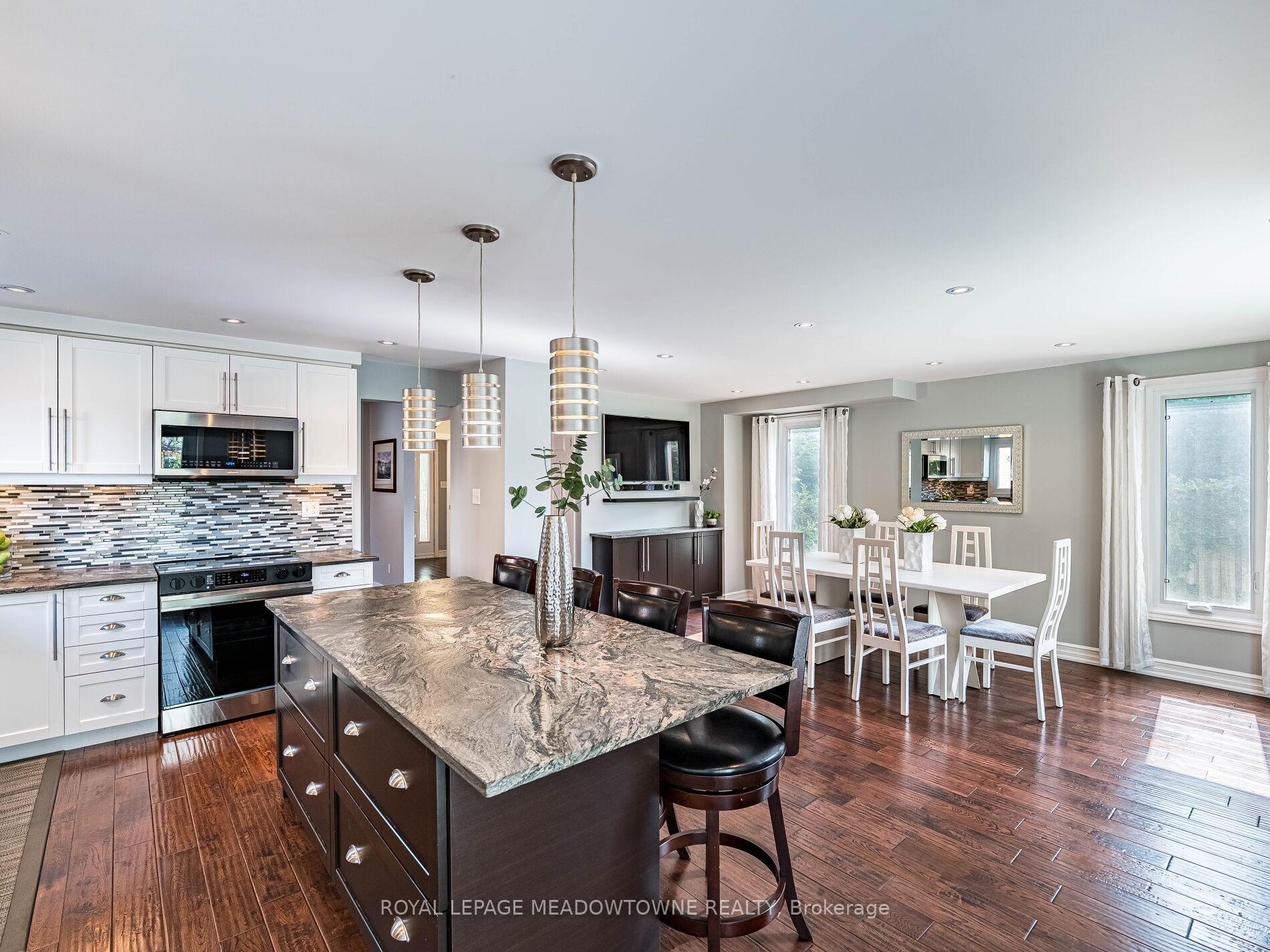 Photo 13 of 117 Fairglen Avenue, Brampton, Brampton West — HOMEH