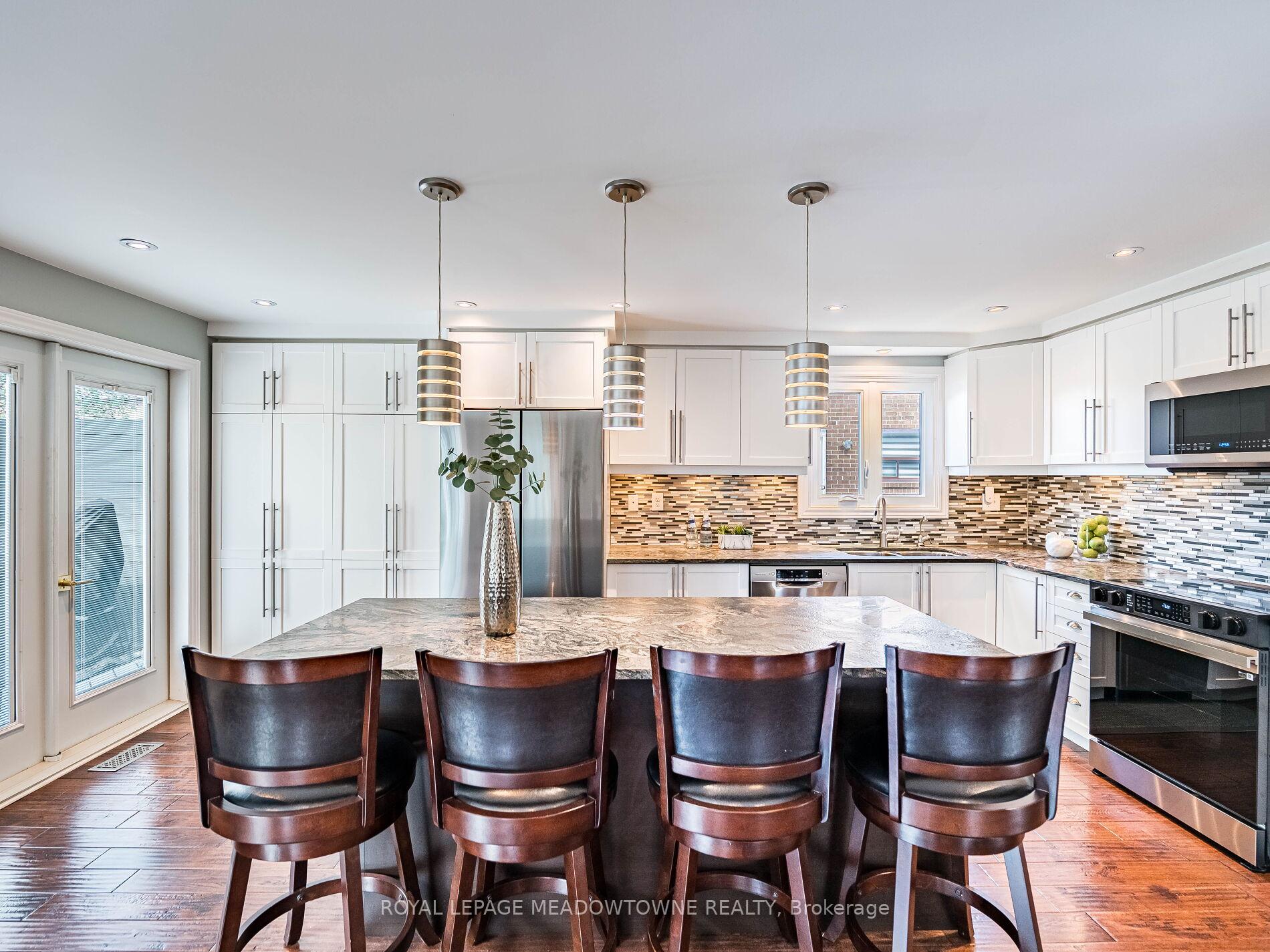 Photo 18 of 117 Fairglen Avenue, Brampton, Brampton West — HOMEH