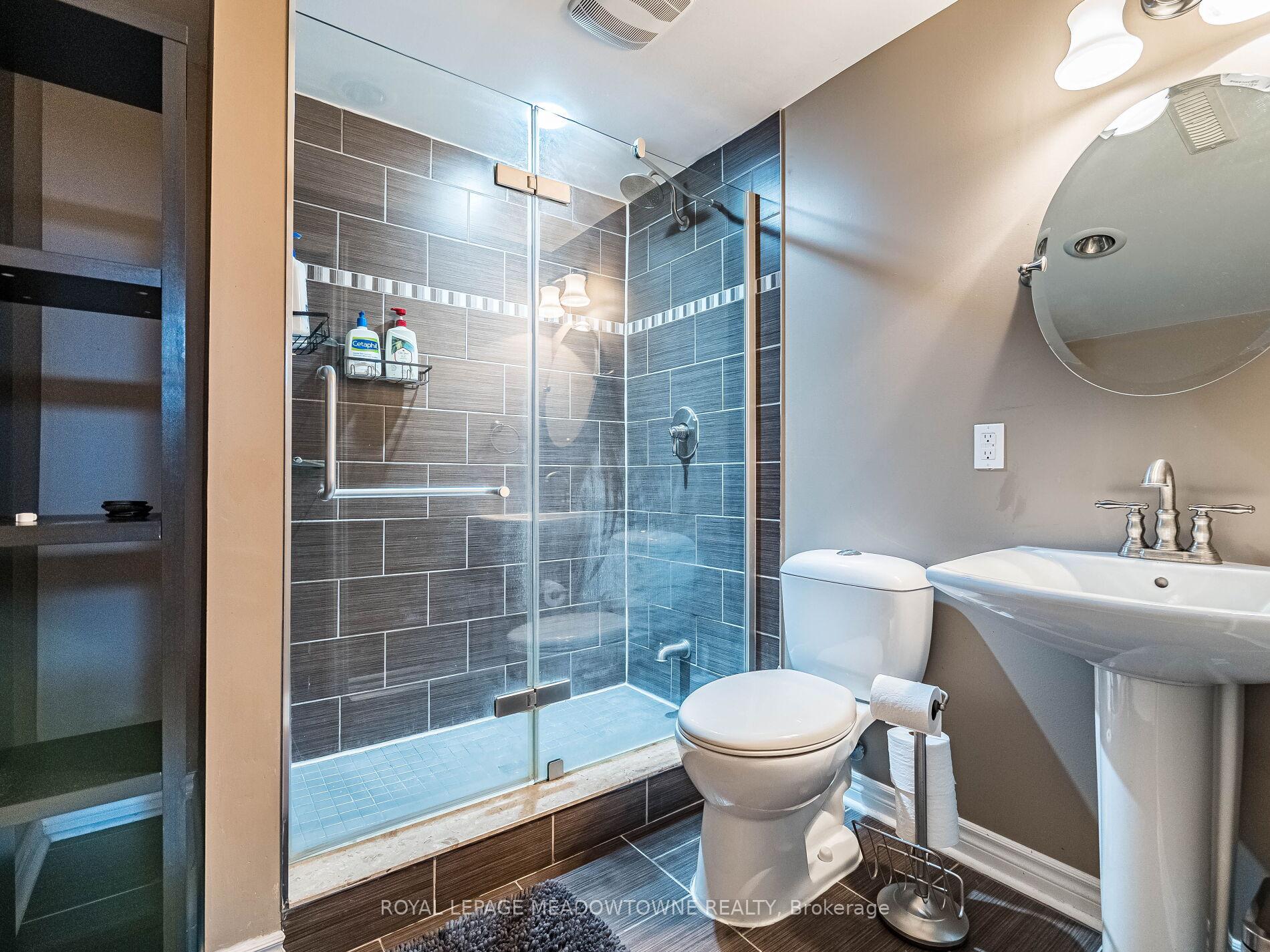 Photo 47 of 117 Fairglen Avenue, Brampton, Brampton West — HOMEH