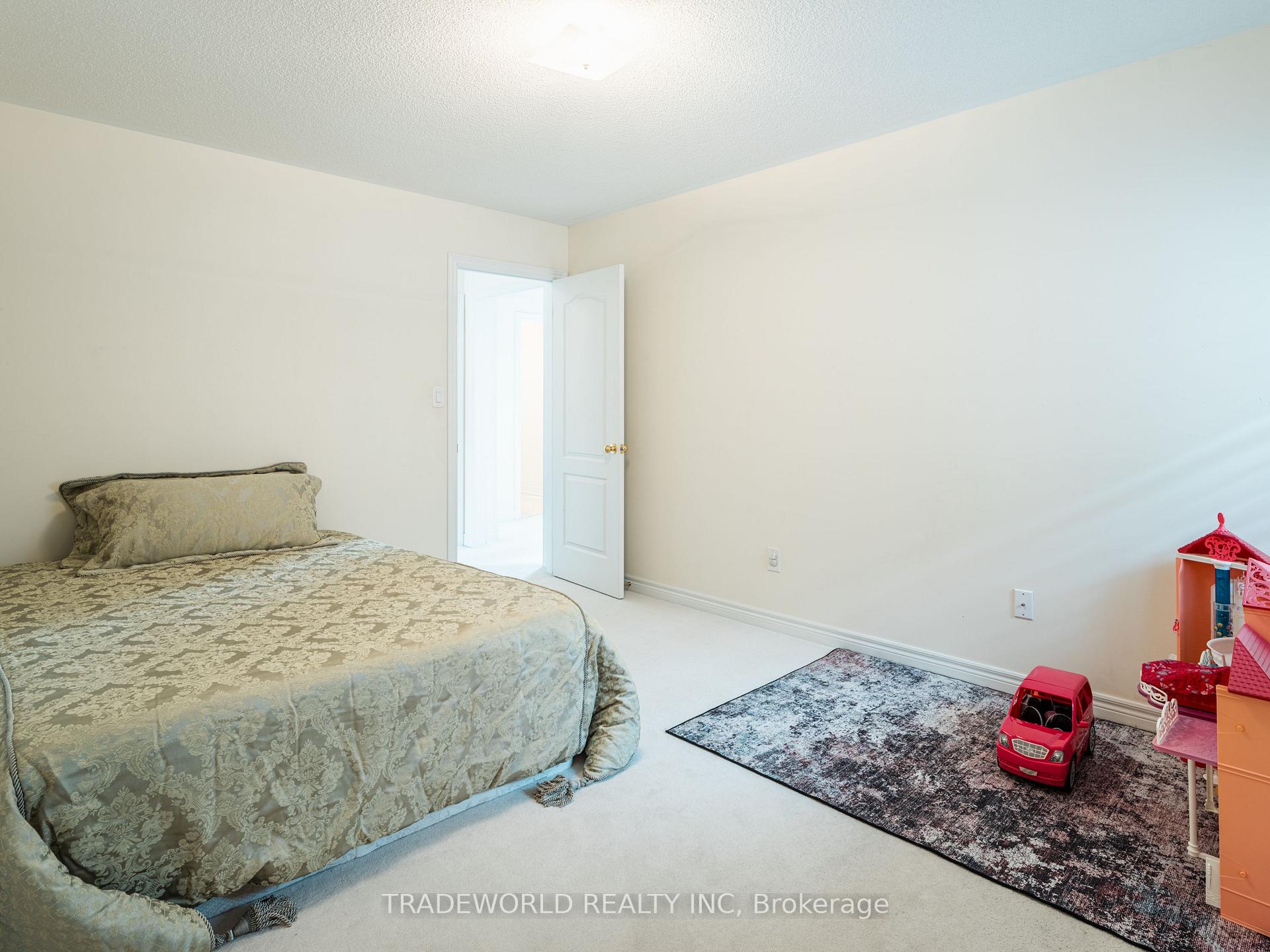 Photo 7 of 3153 Velebit Park Boulevard, Burlington, Alton — HOMEH