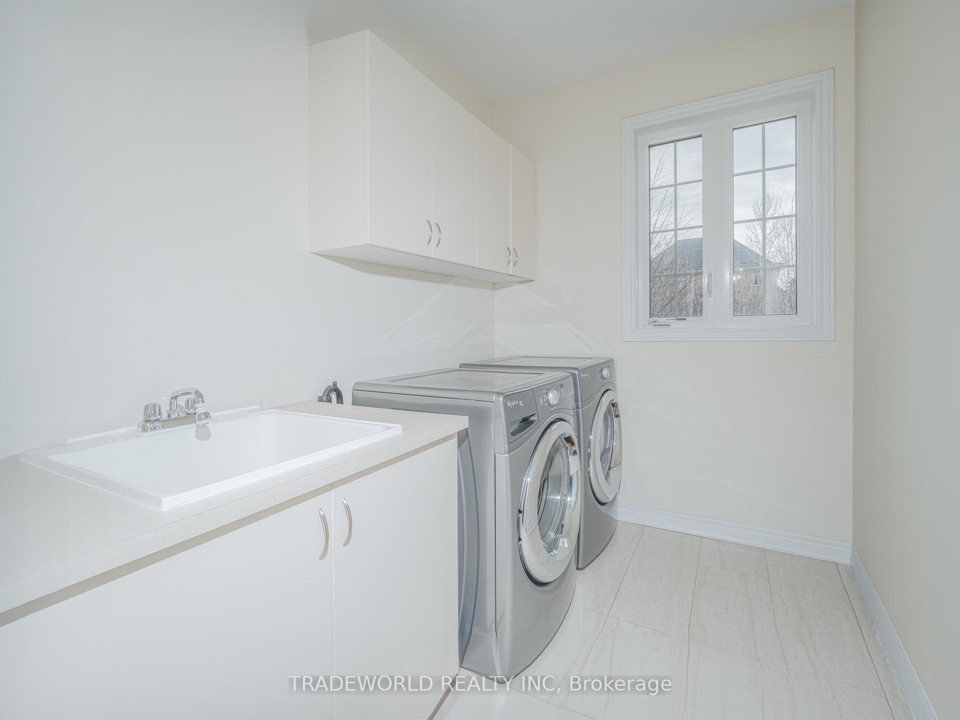 Photo 2 of 3153 Velebit Park Boulevard, Burlington, Alton — HOMEH