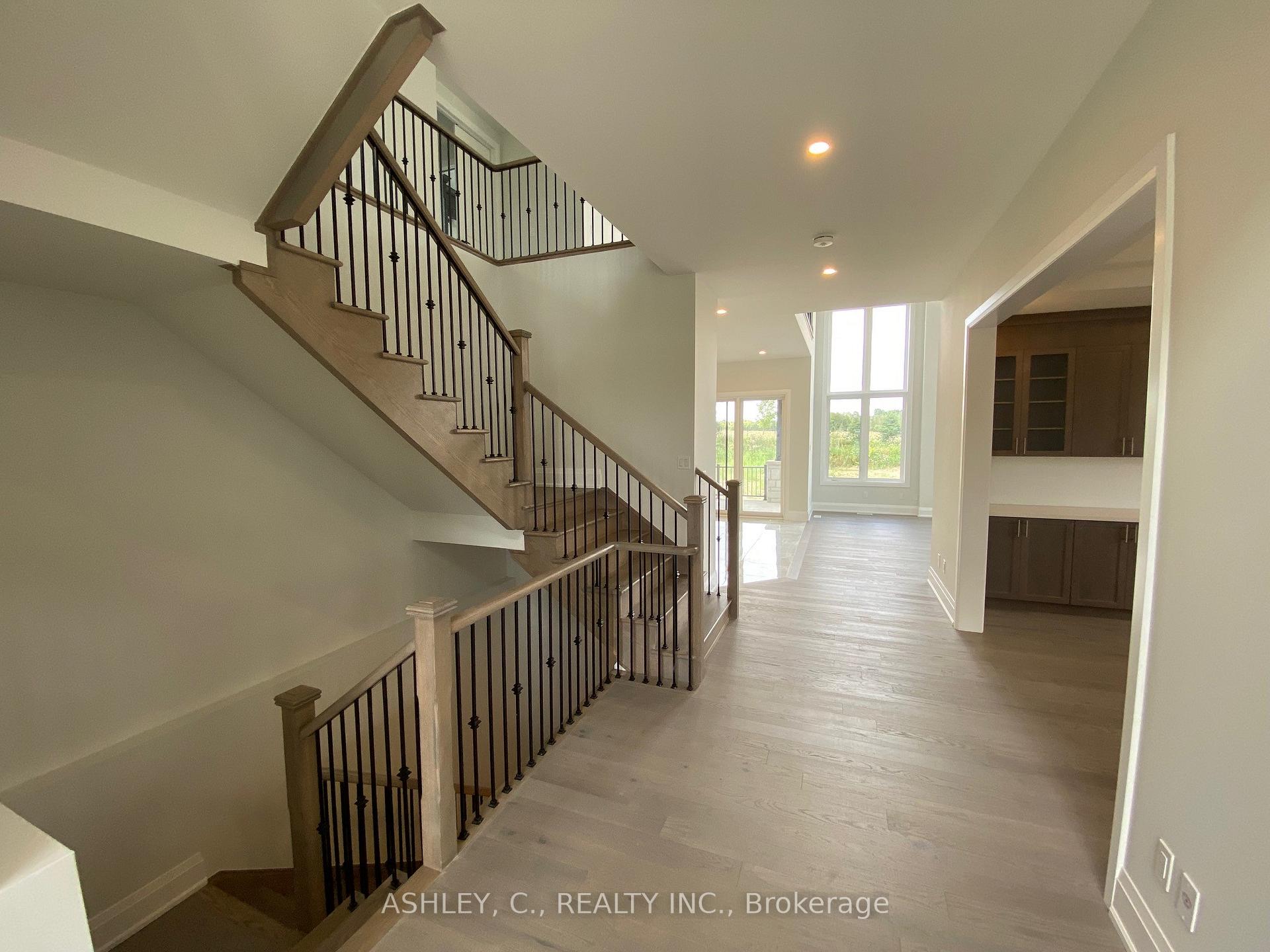 Photo 3 of 118 William Crisp Drive, Caledon, Alton — HOMEH