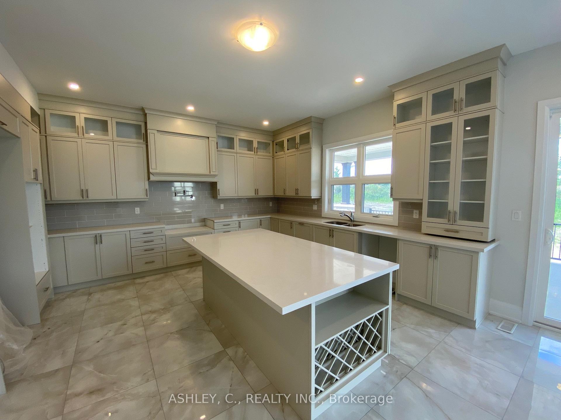 Photo 17 of 118 William Crisp Drive, Caledon, Alton — HOMEH