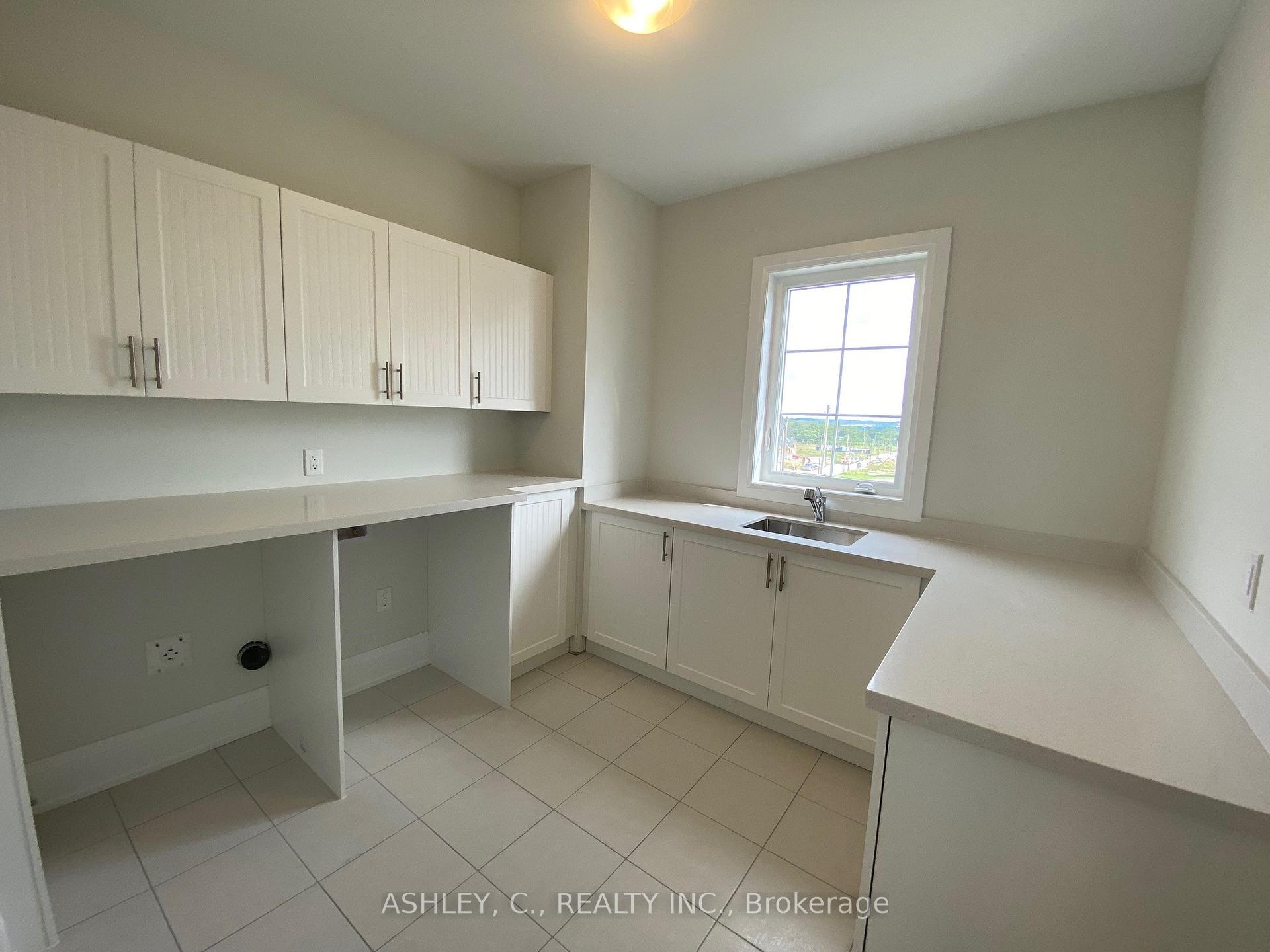Photo 20 of 118 William Crisp Drive, Caledon, Alton — HOMEH