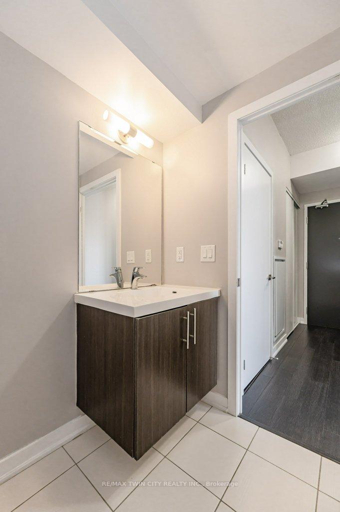 Photo 9 of Unit 402, 85 Duke Street, Kitchener, City Commercial Core — HOMEH