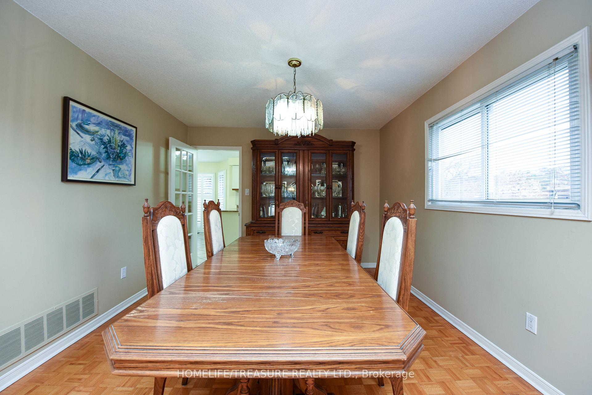 Photo 30 of 527 Aberdeen Avenue, Vaughan, East Woodbridge — HOMEH