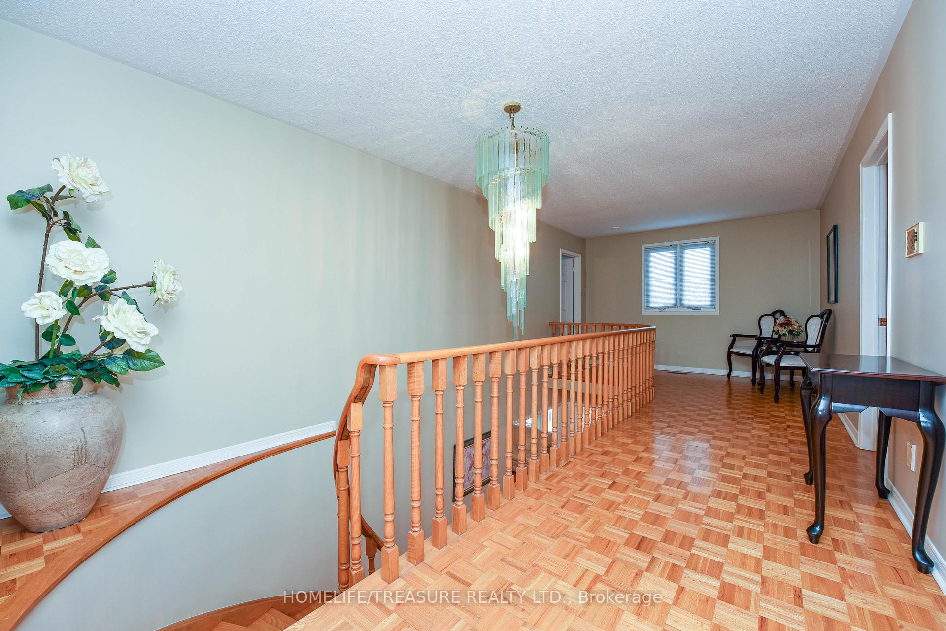 Photo 35 of 527 Aberdeen Avenue, Vaughan, East Woodbridge — HOMEH