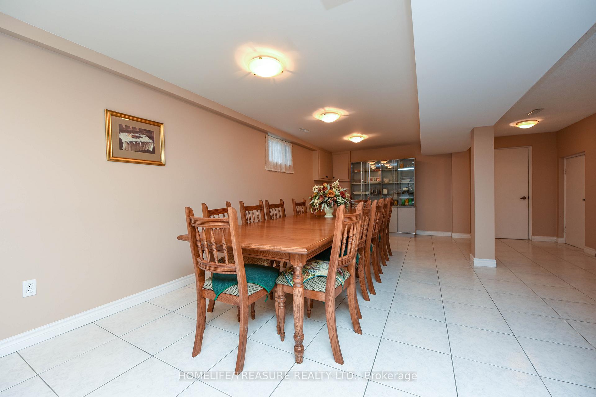 Photo 17 of 527 Aberdeen Avenue, Vaughan, East Woodbridge — HOMEH
