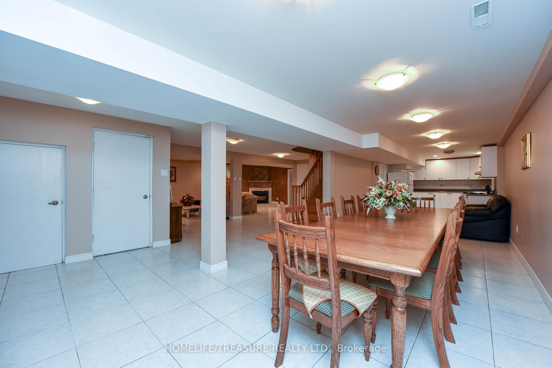 Photo 20 of 527 Aberdeen Avenue, Vaughan, East Woodbridge — HOMEH
