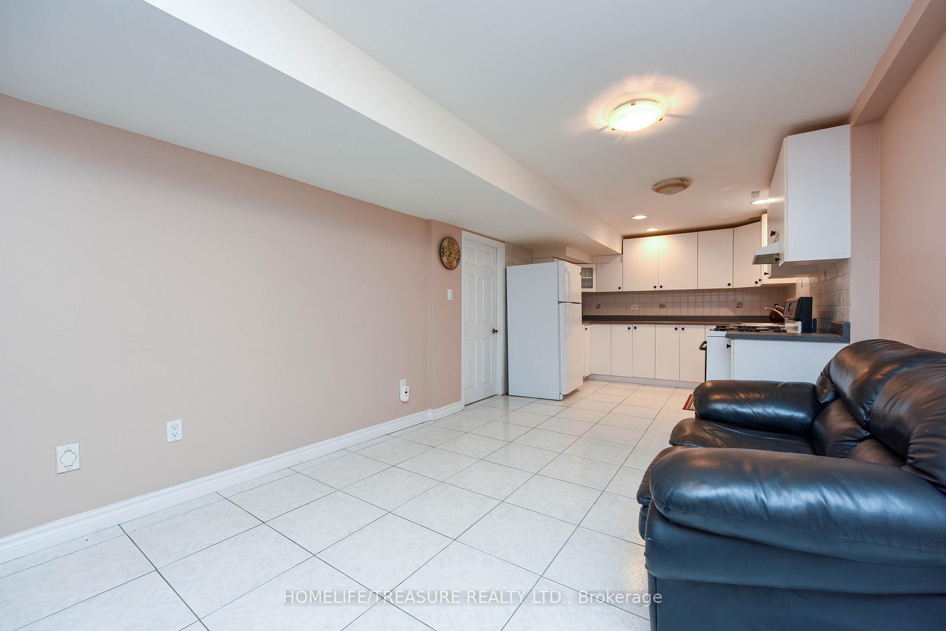 Photo 29 of 527 Aberdeen Avenue, Vaughan, East Woodbridge — HOMEH