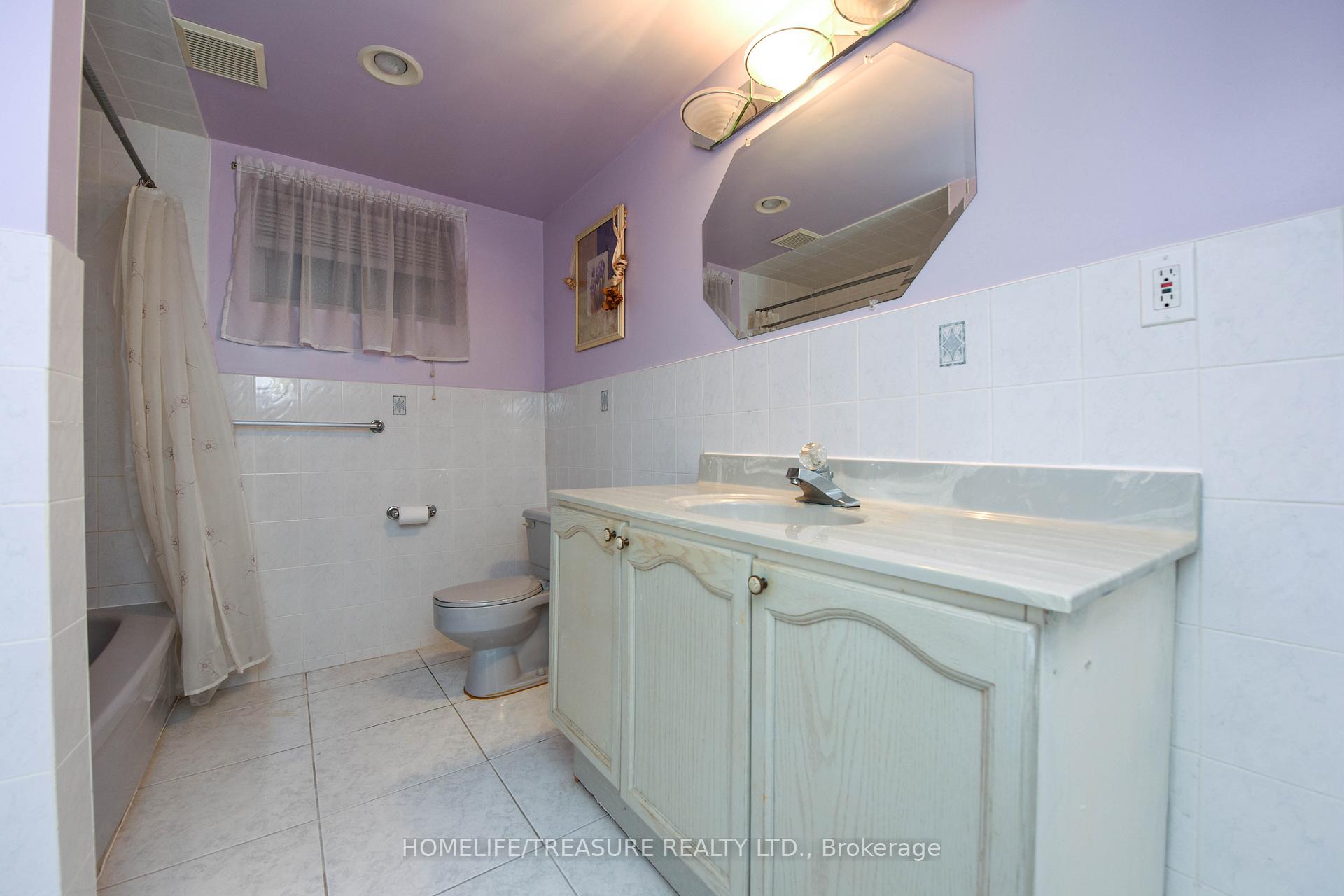 Photo 22 of 527 Aberdeen Avenue, Vaughan, East Woodbridge — HOMEH