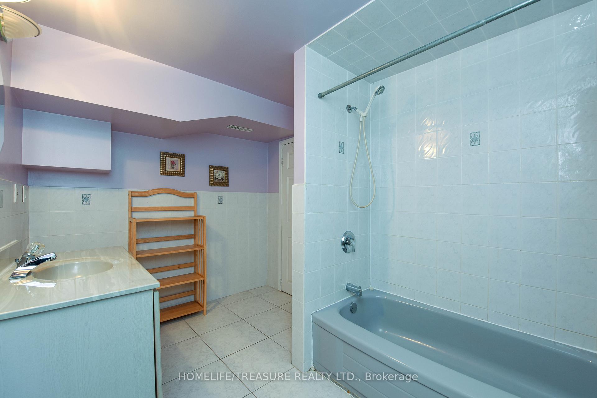 Photo 37 of 527 Aberdeen Avenue, Vaughan, East Woodbridge — HOMEH
