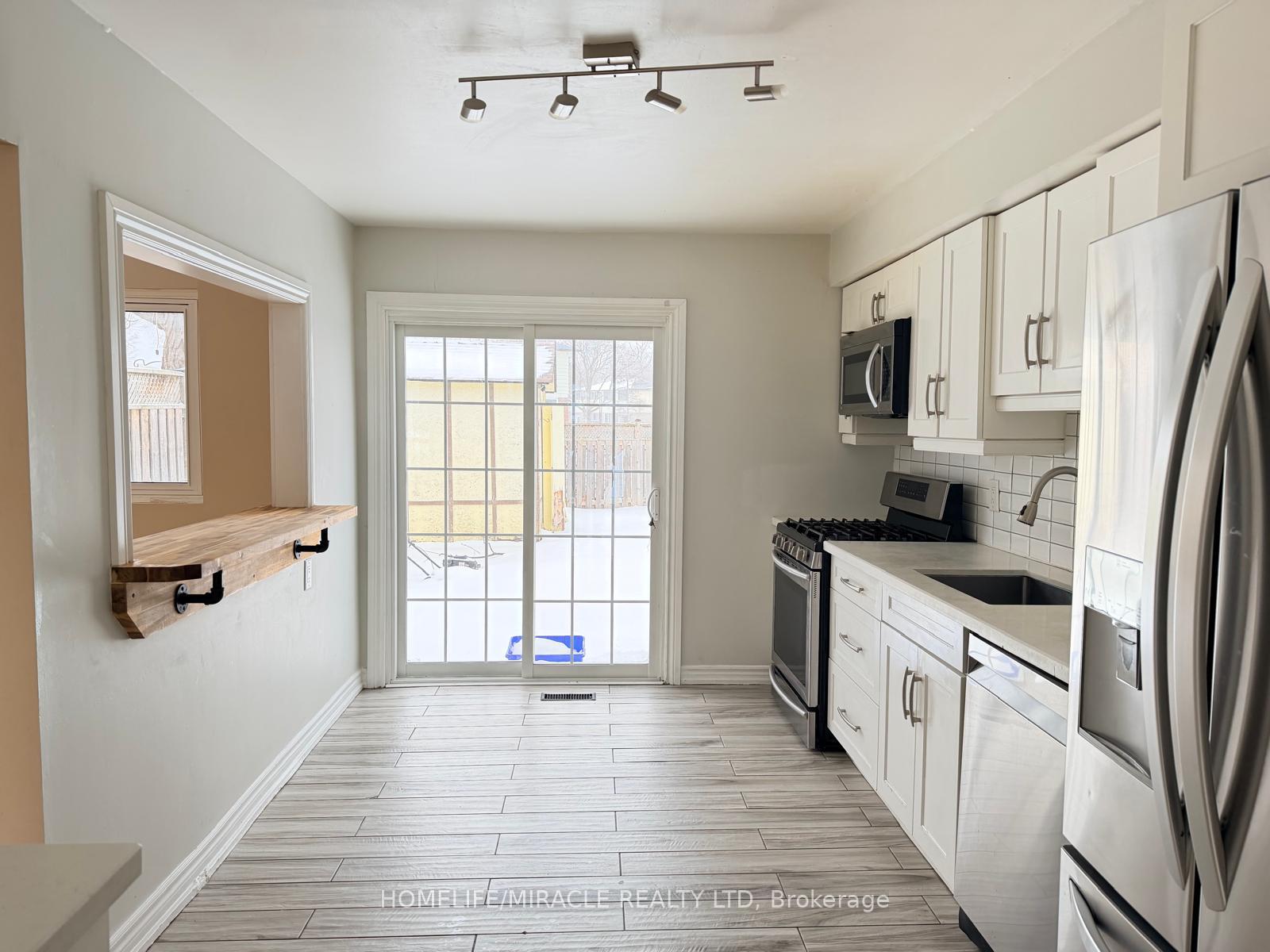 Photo 2 of 1391 Fenelon Crescent, Oshawa, Lakeview — HOMEH