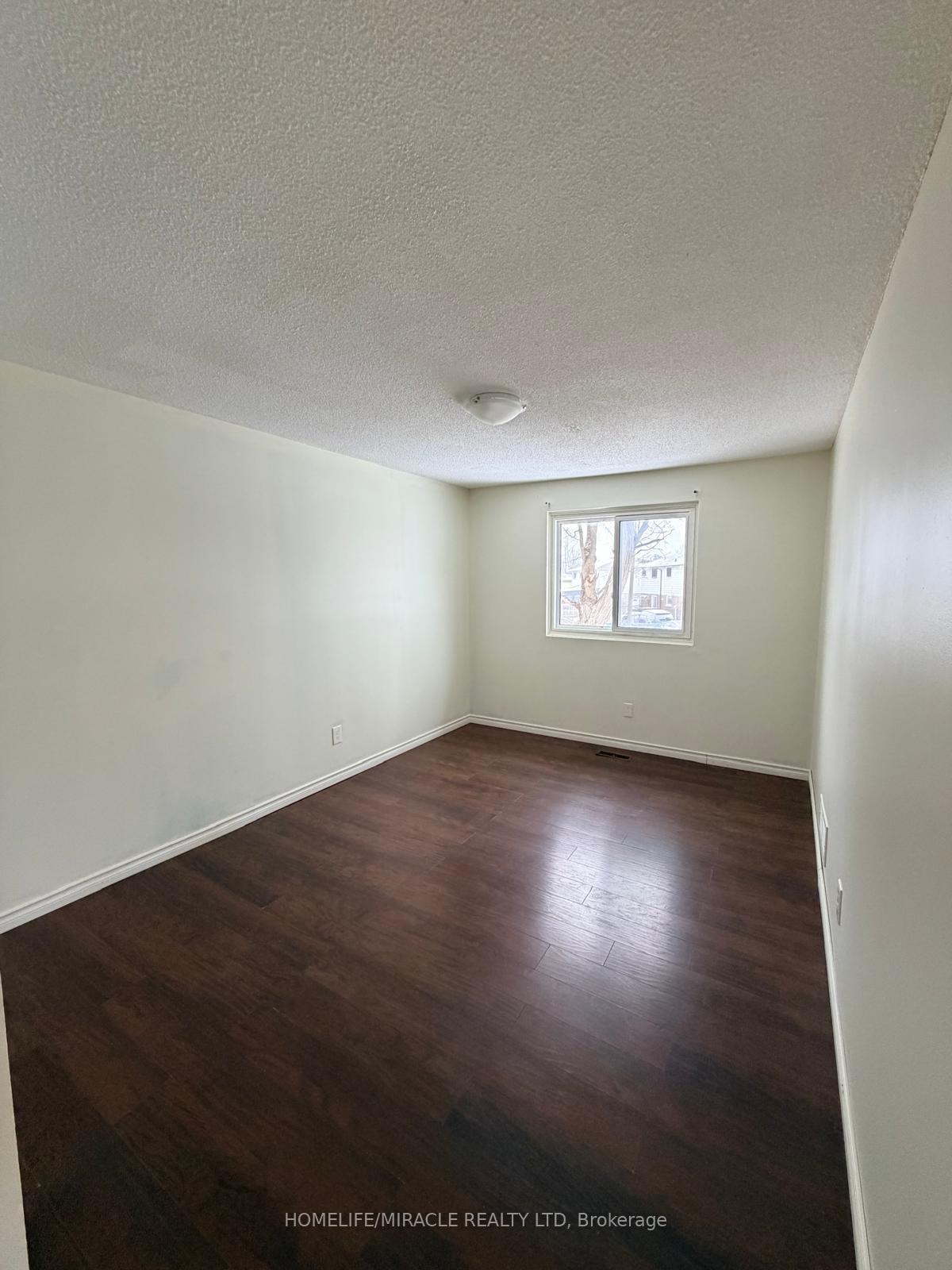 Photo 9 of 1391 Fenelon Crescent, Oshawa, Lakeview — HOMEH