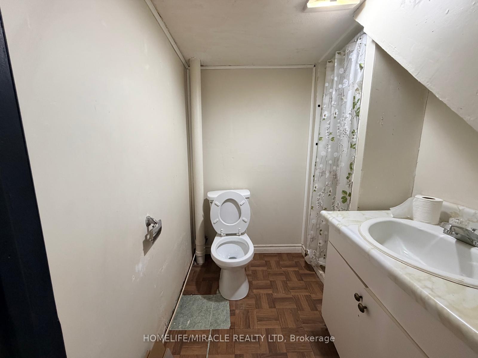 Photo 11 of 1391 Fenelon Crescent, Oshawa, Lakeview — HOMEH