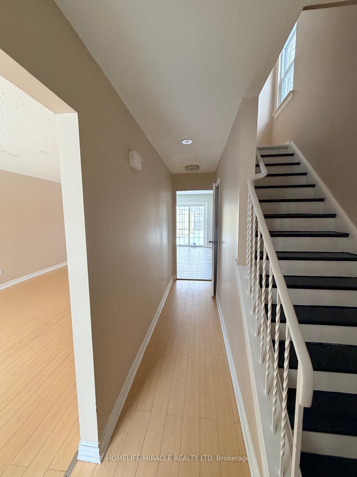 Photo 14 of 1391 Fenelon Crescent, Oshawa, Lakeview — HOMEH