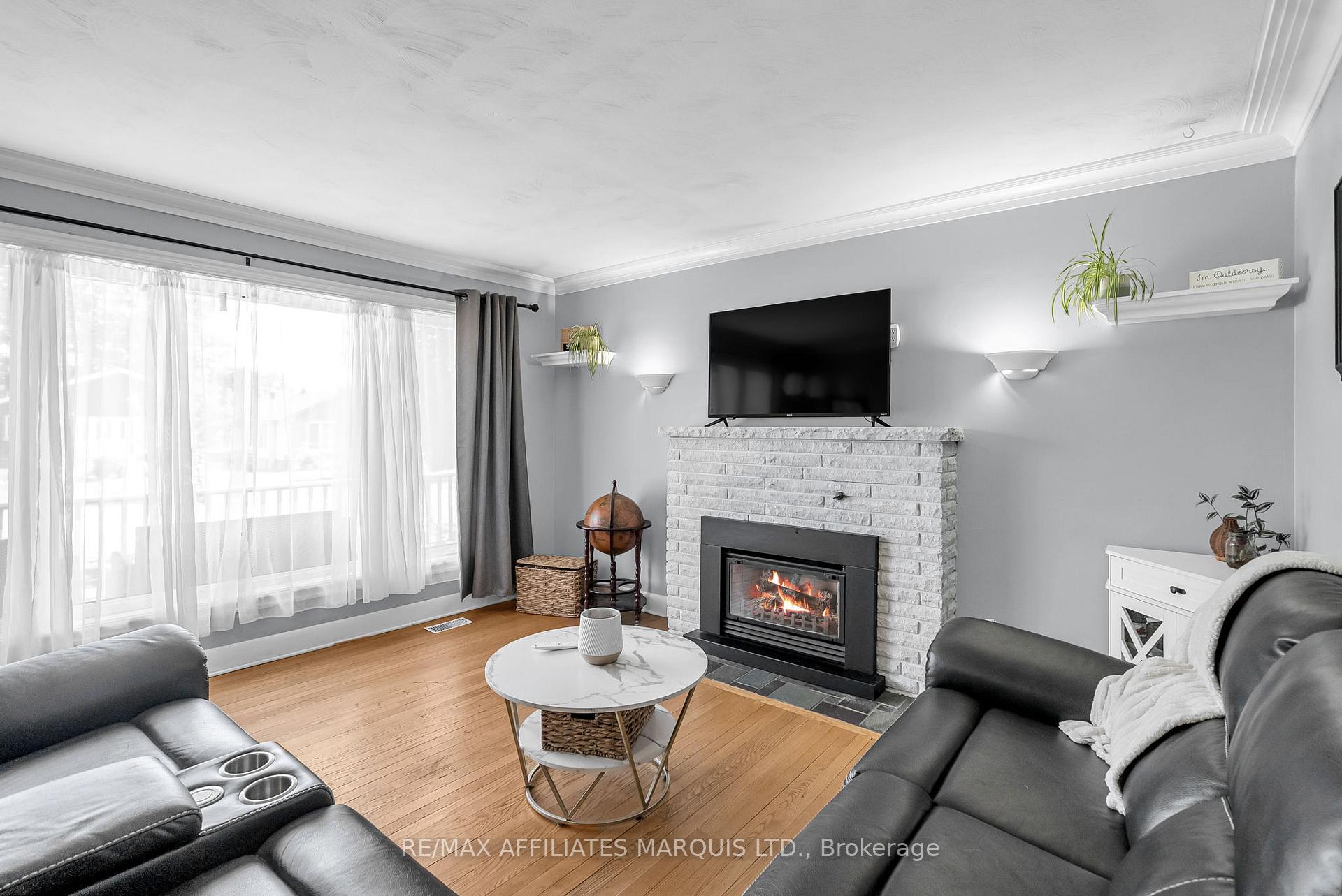 Photo 3 of 1211 Princess Street, Cornwall — HOMEH