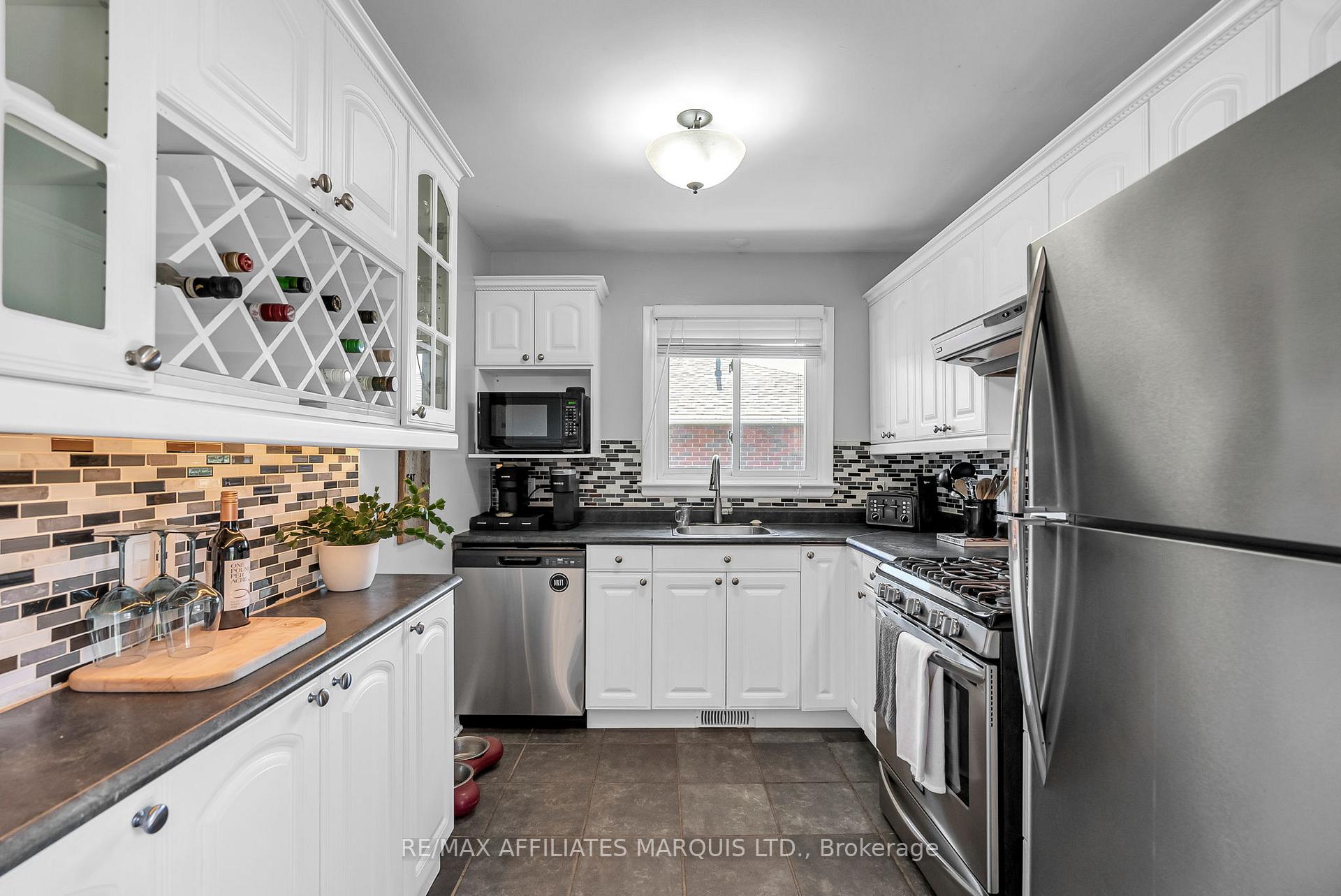 Photo 5 of 1211 Princess Street, Cornwall — HOMEH
